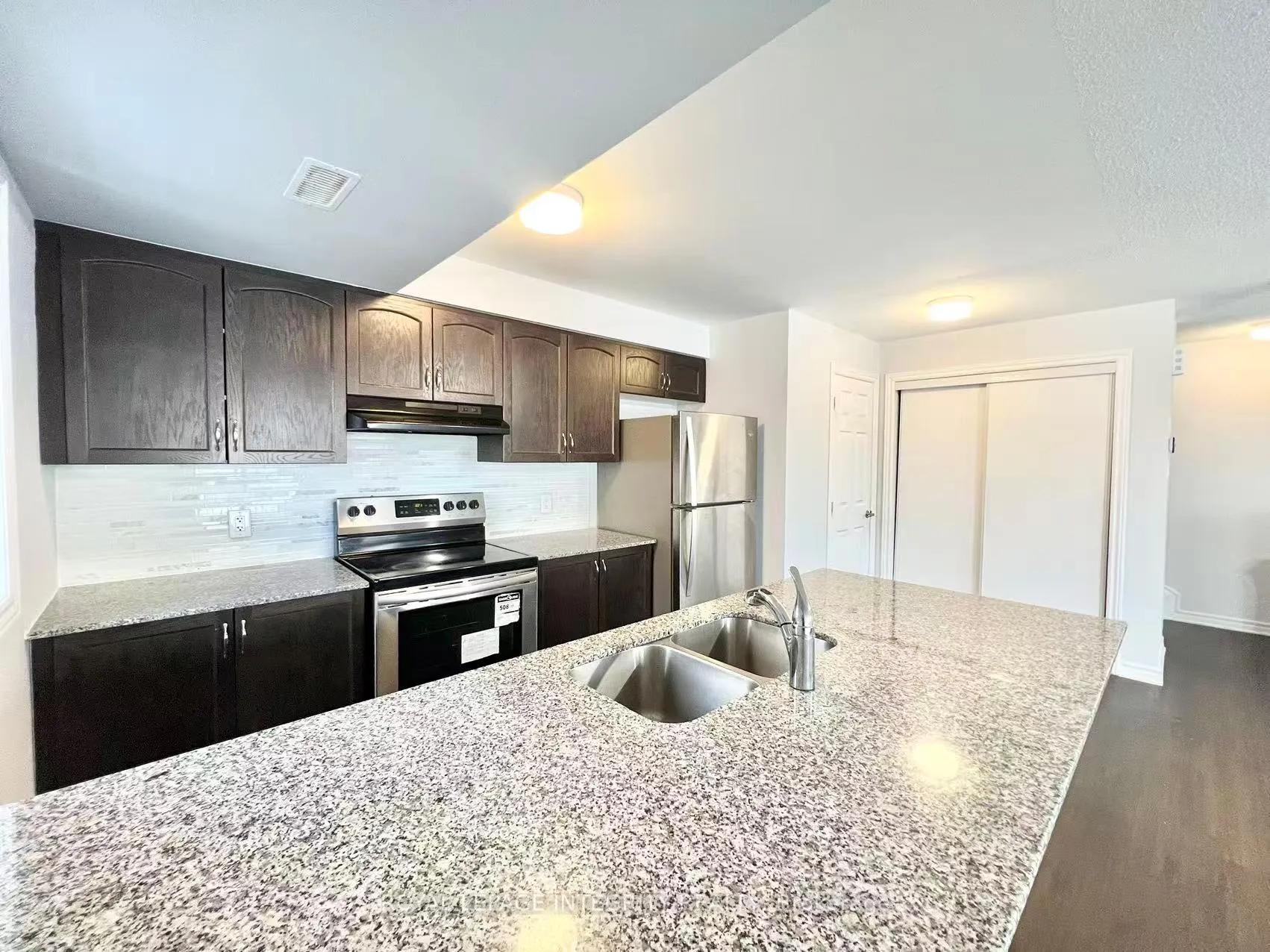 Photo 12 of 848 Atlas Terrace, Ottawa, Kanata - Emerald Meadows/Trailwest — HOMEH