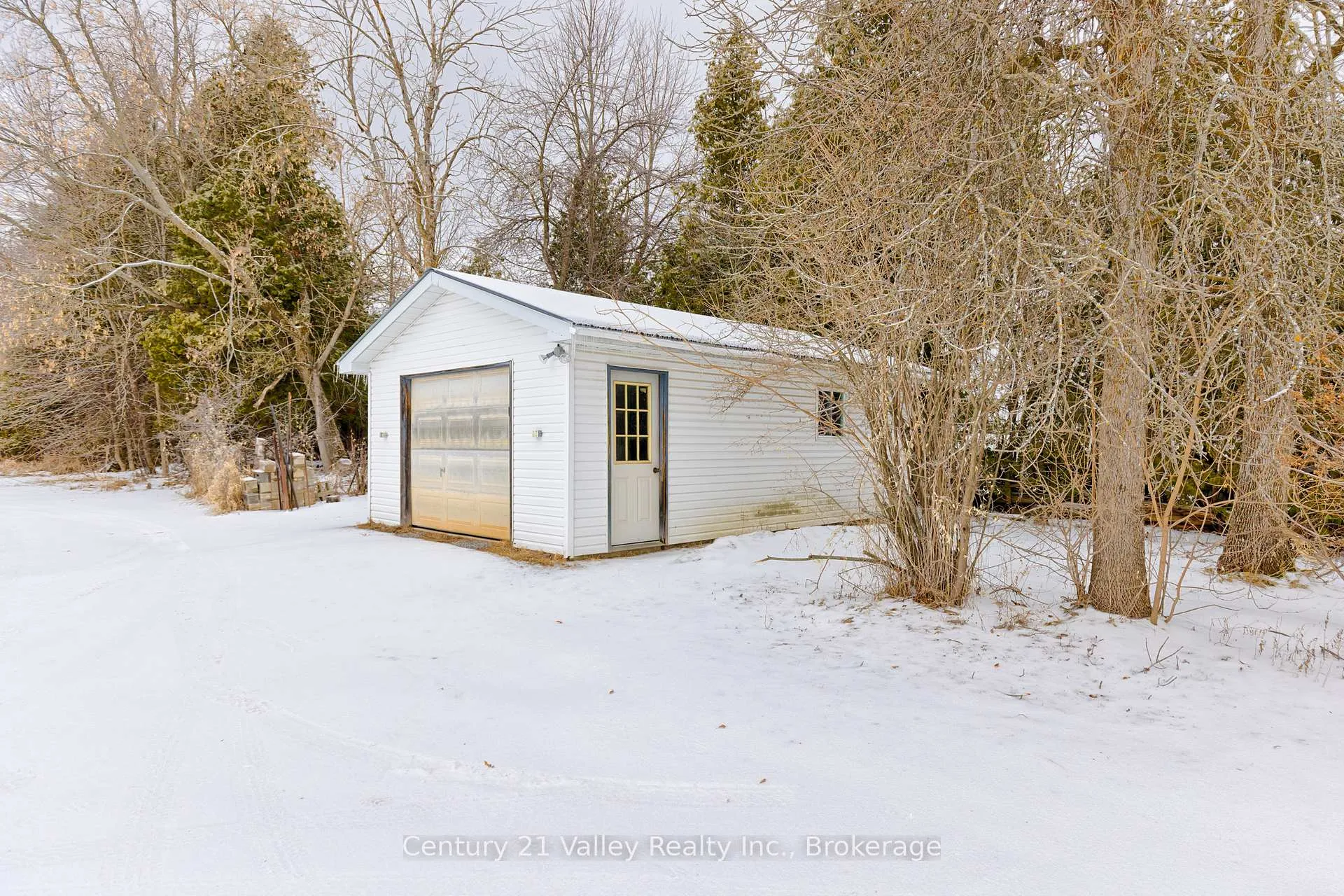 Photo 5 of 911 Bulger Road, North Algona Wilberforce, North Algona/Wilberforce Twp — HOMEH