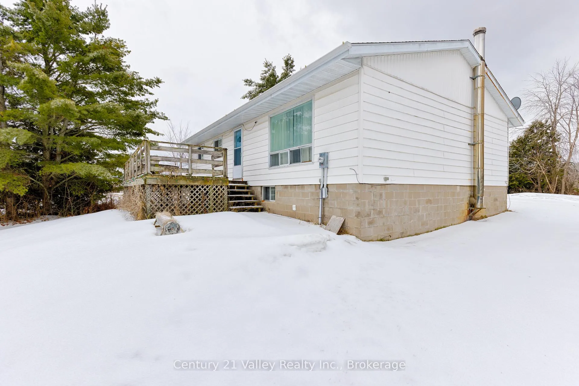 Photo 6 of 911 Bulger Road, North Algona Wilberforce, North Algona/Wilberforce Twp — HOMEH