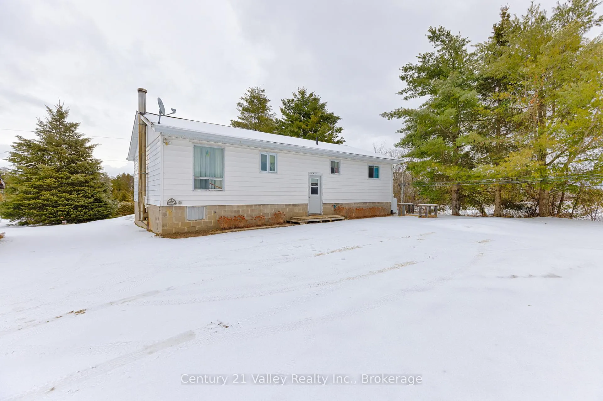 Photo 7 of 911 Bulger Road, North Algona Wilberforce, North Algona/Wilberforce Twp — HOMEH