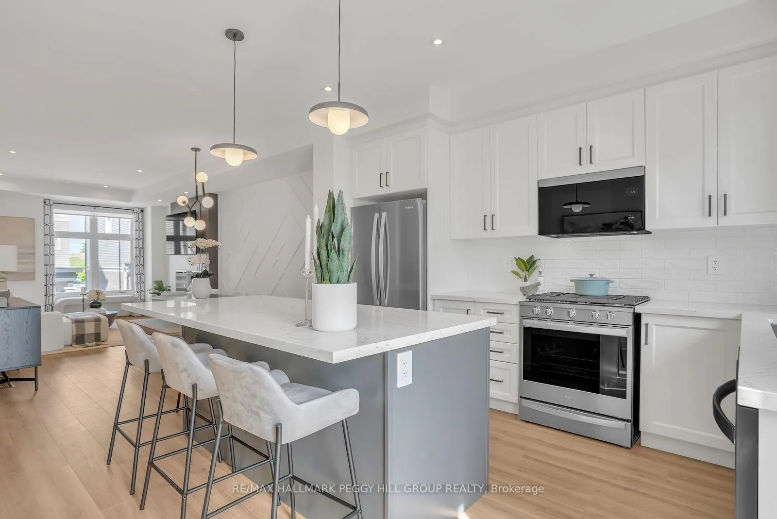 Photo 4 of 86 Brandon Crescent, New Tecumseth, Tottenham — HOMEH