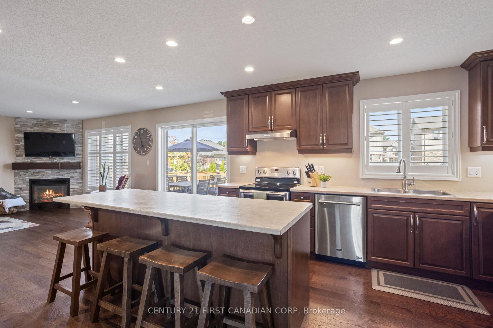 Photo 7 of 168 Watson Street, Lucan Biddulph, Lucan — HOMEH