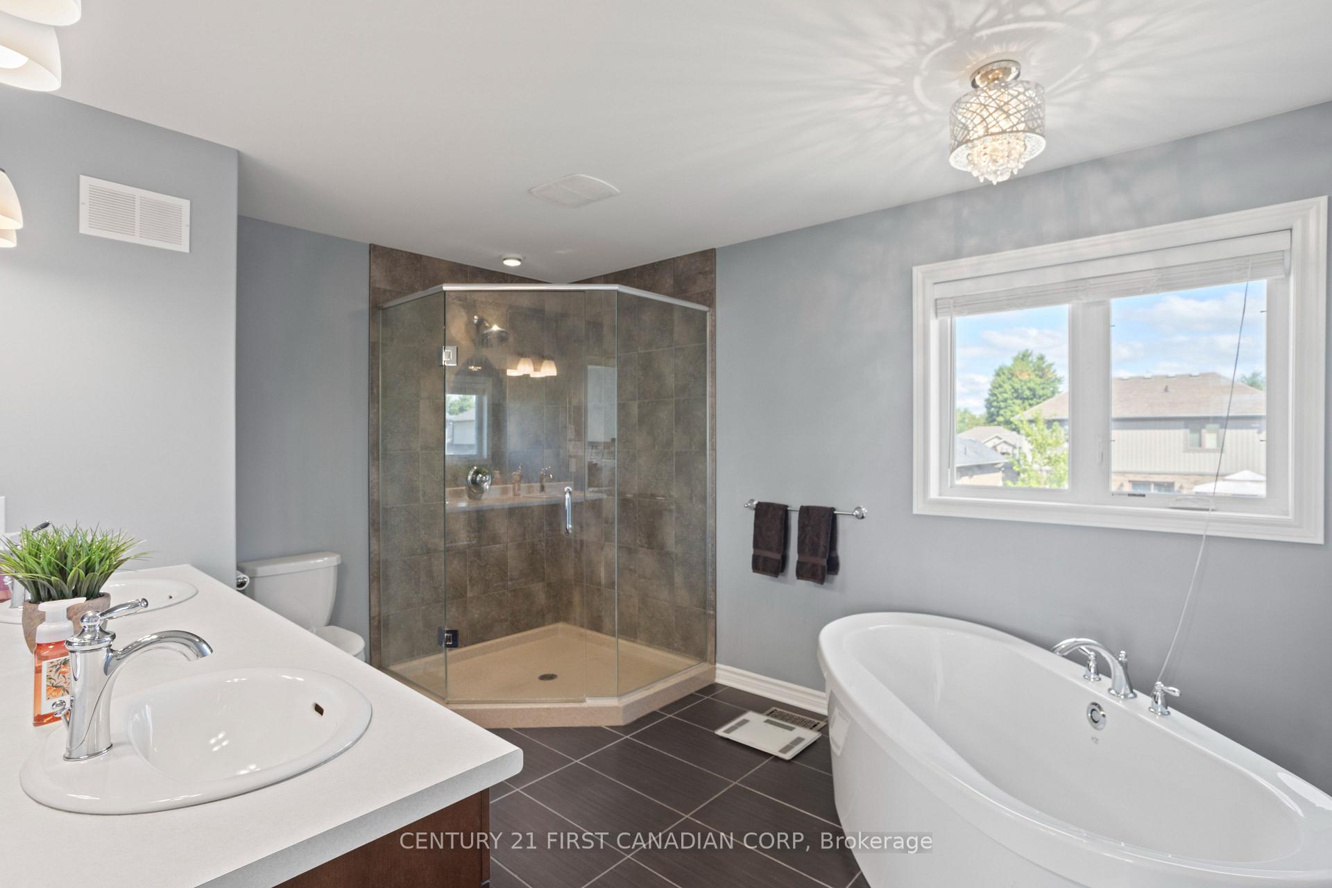 Photo 25 of 168 Watson Street, Lucan Biddulph, Lucan — HOMEH
