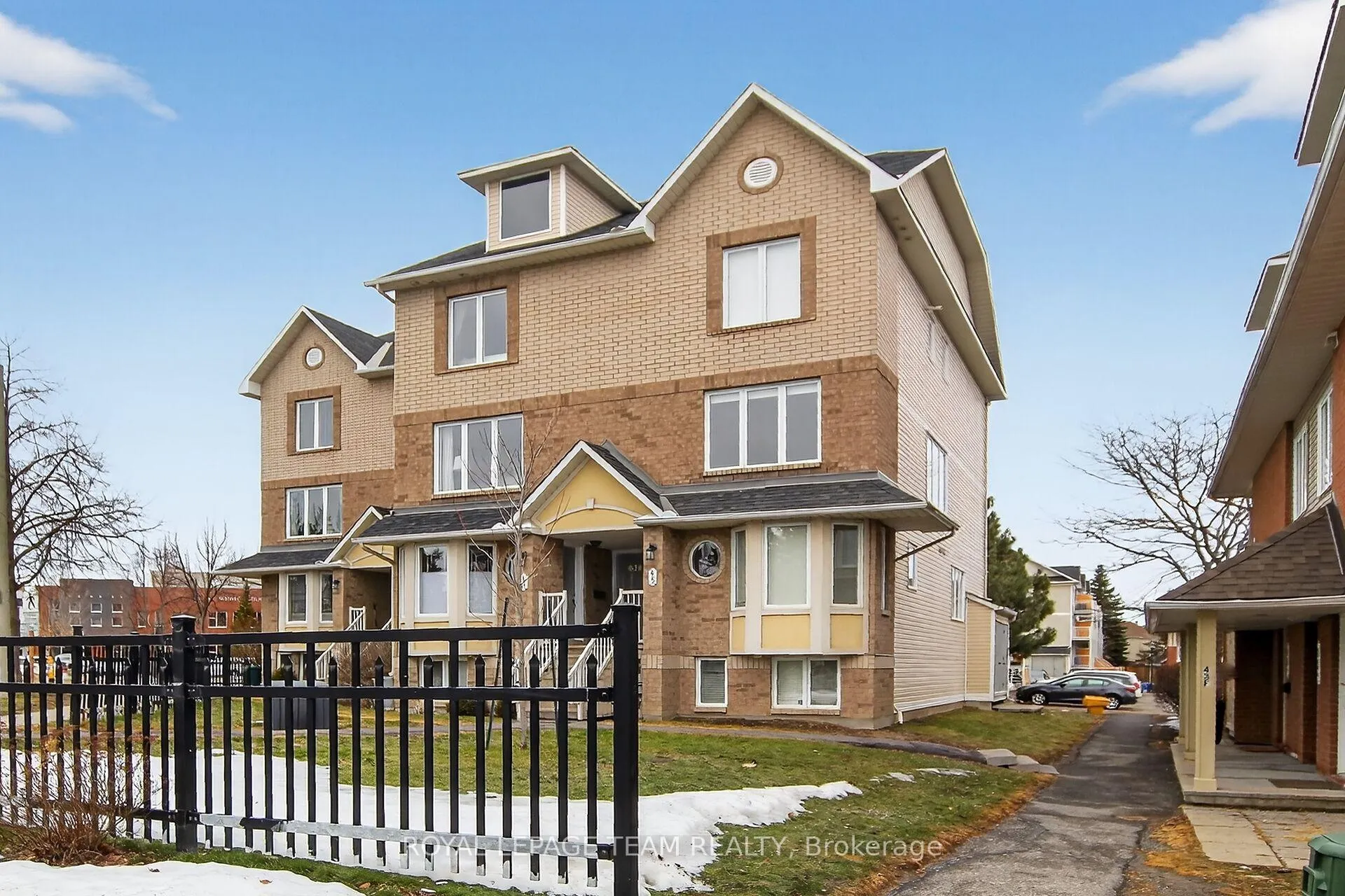 Front of Unit 15, 51 Waterbridge Drive