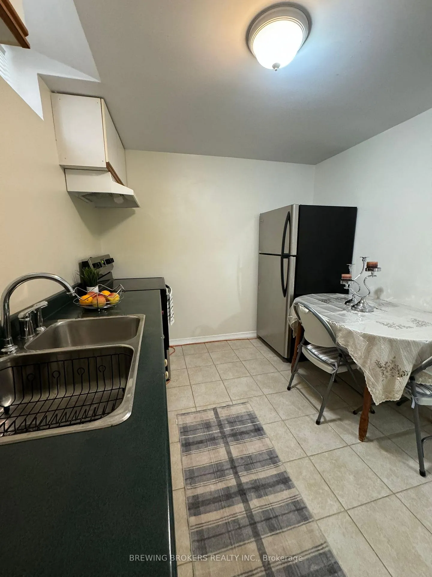 Photo 6 of 42 Keefer Court, Vaughan, Brownridge — HOMEH