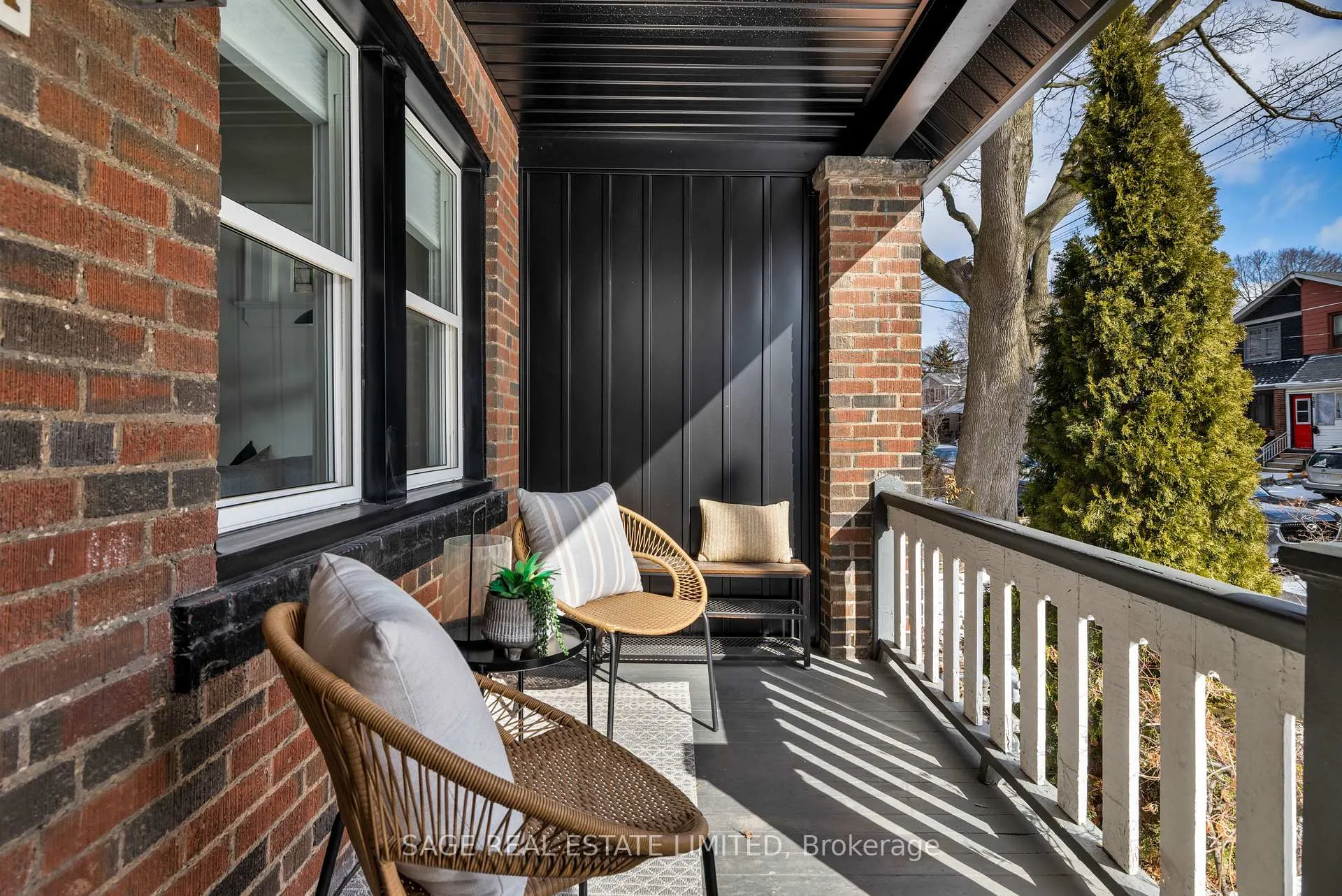 Photo 3 of 292A Woodfield Road, Toronto, Greenwood-Coxwell — HOMEH