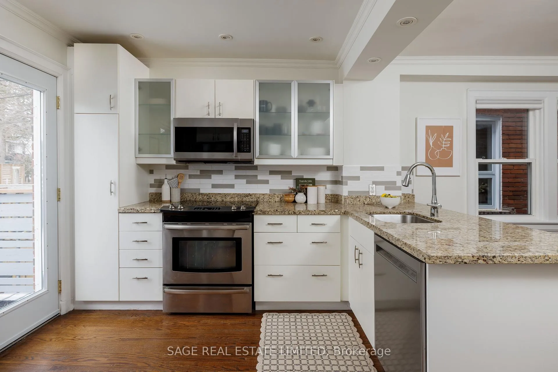 Photo 16 of 292A Woodfield Road, Toronto, Greenwood-Coxwell — HOMEH