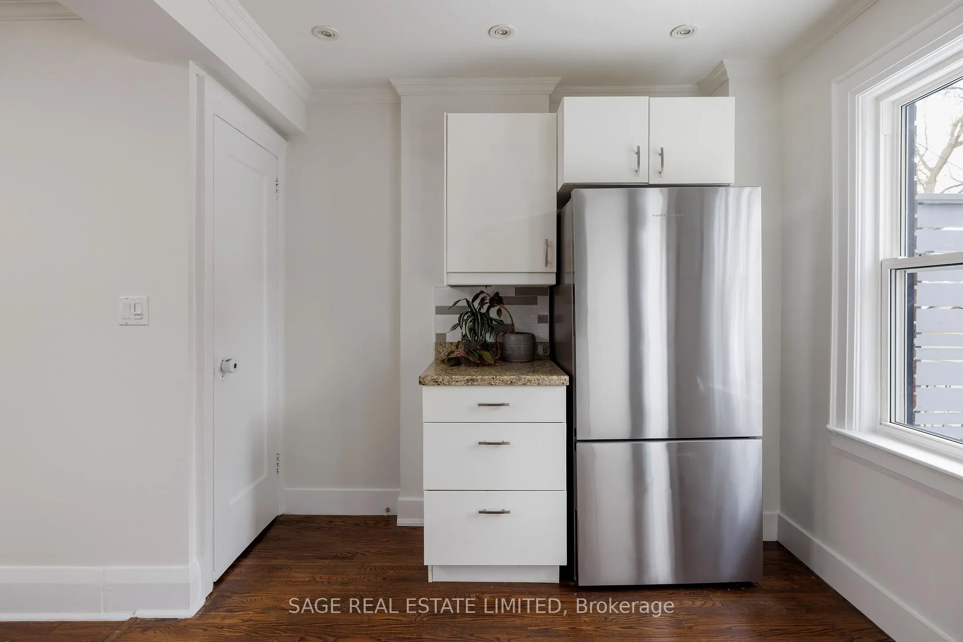 Photo 17 of 292A Woodfield Road, Toronto, Greenwood-Coxwell — HOMEH