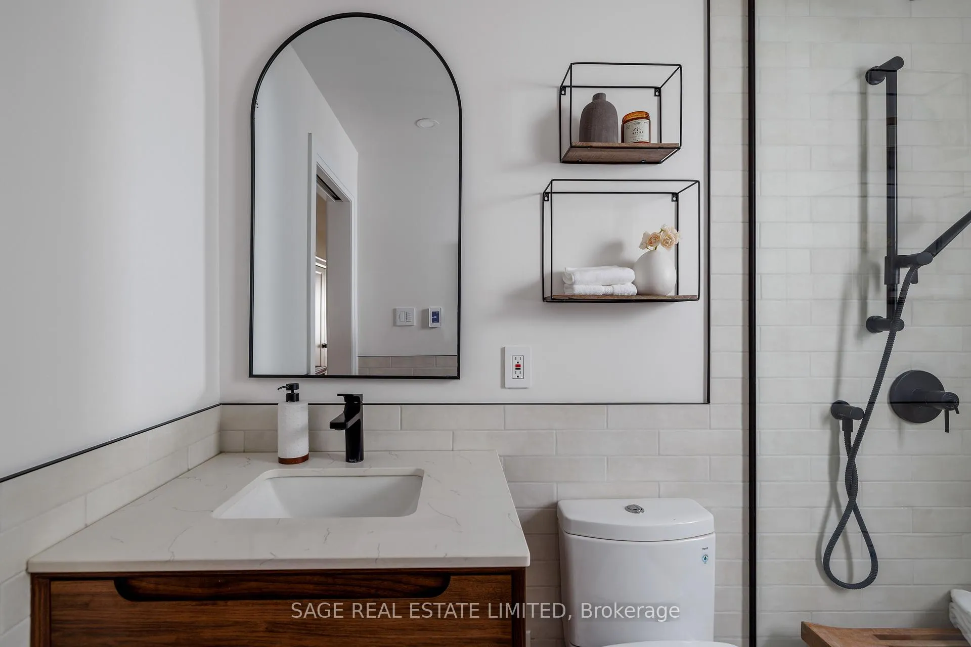 Photo 34 of 292A Woodfield Road, Toronto, Greenwood-Coxwell — HOMEH