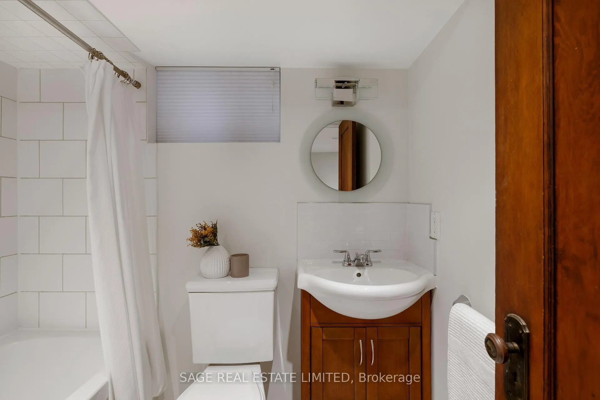 Photo 40 of 292A Woodfield Road, Toronto, Greenwood-Coxwell — HOMEH