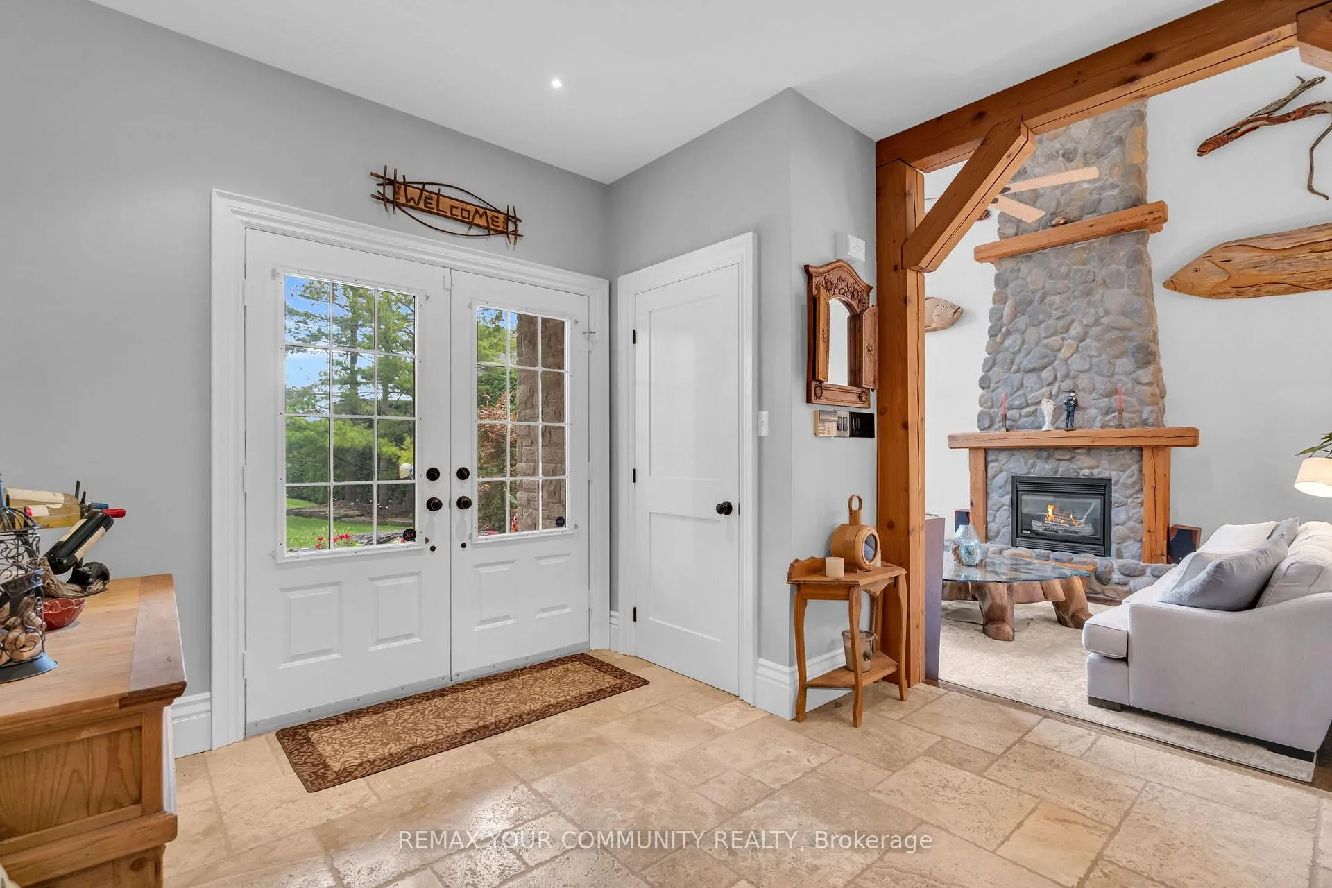 Photo 13 of 515 Lake Drive E, Georgina, Historic Lakeshore Communities — HOMEH