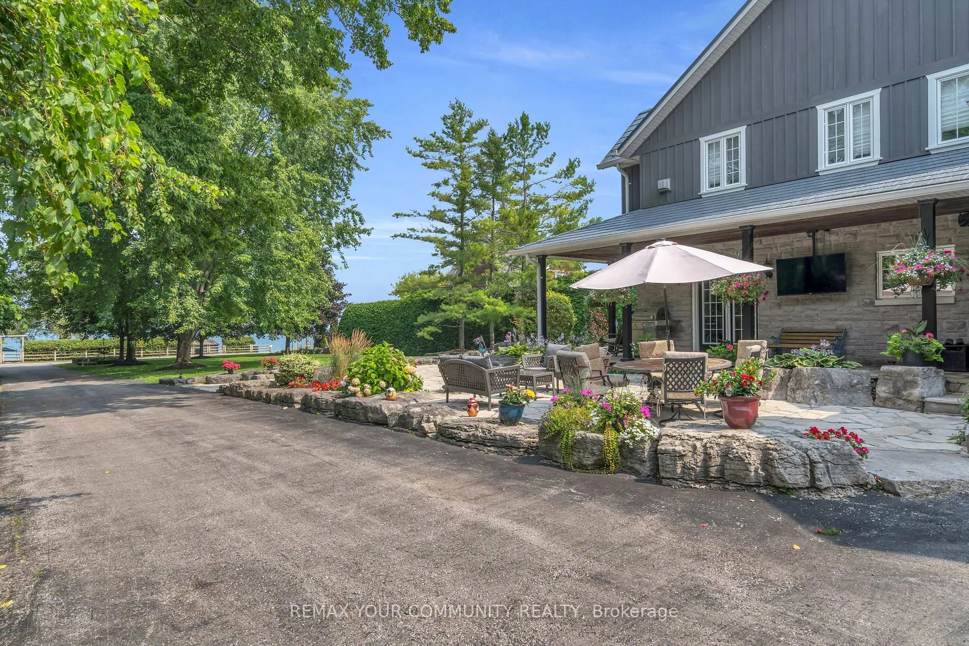 Photo 15 of 515 Lake Drive E, Georgina, Historic Lakeshore Communities — HOMEH