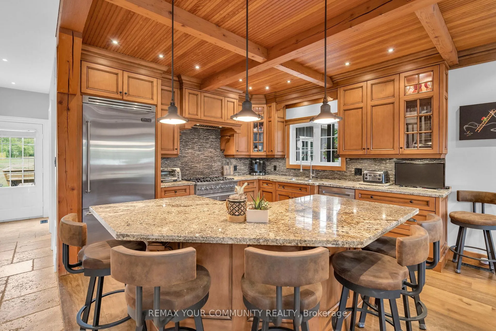 Photo 18 of 515 Lake Drive E, Georgina, Historic Lakeshore Communities — HOMEH