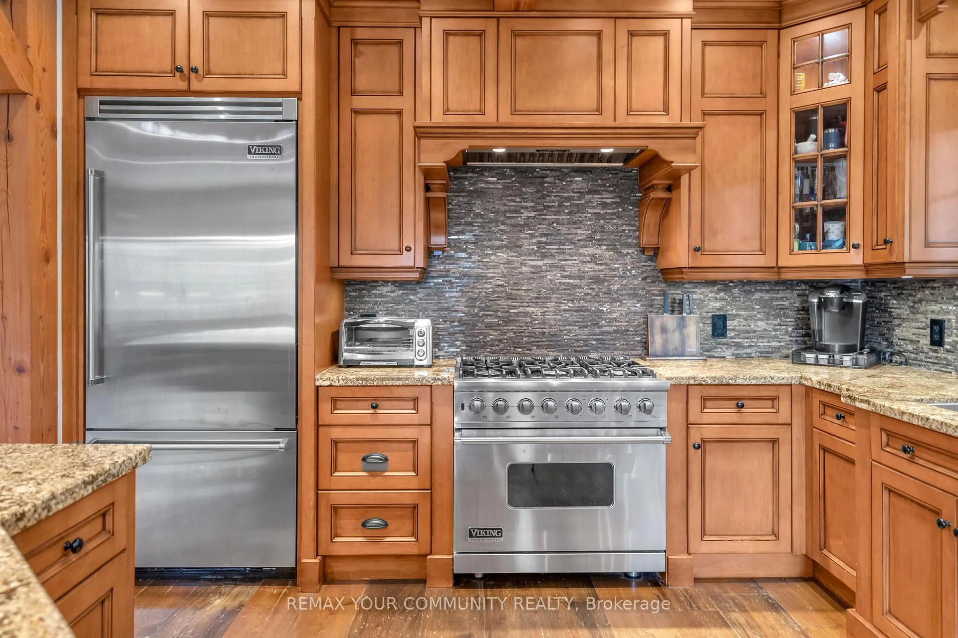 Photo 22 of 515 Lake Drive E, Georgina, Historic Lakeshore Communities — HOMEH