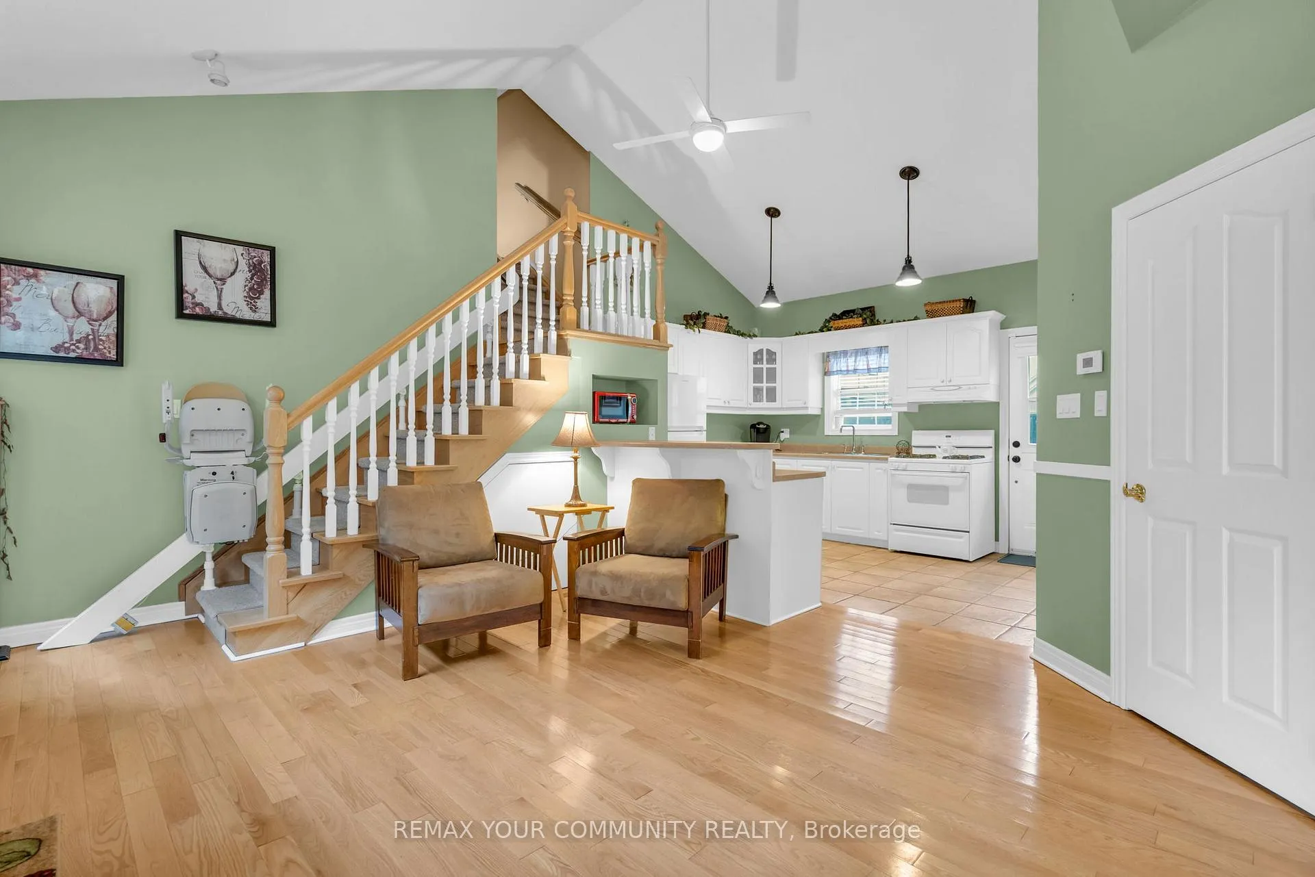 Photo 41 of 515 Lake Drive E, Georgina, Historic Lakeshore Communities — HOMEH
