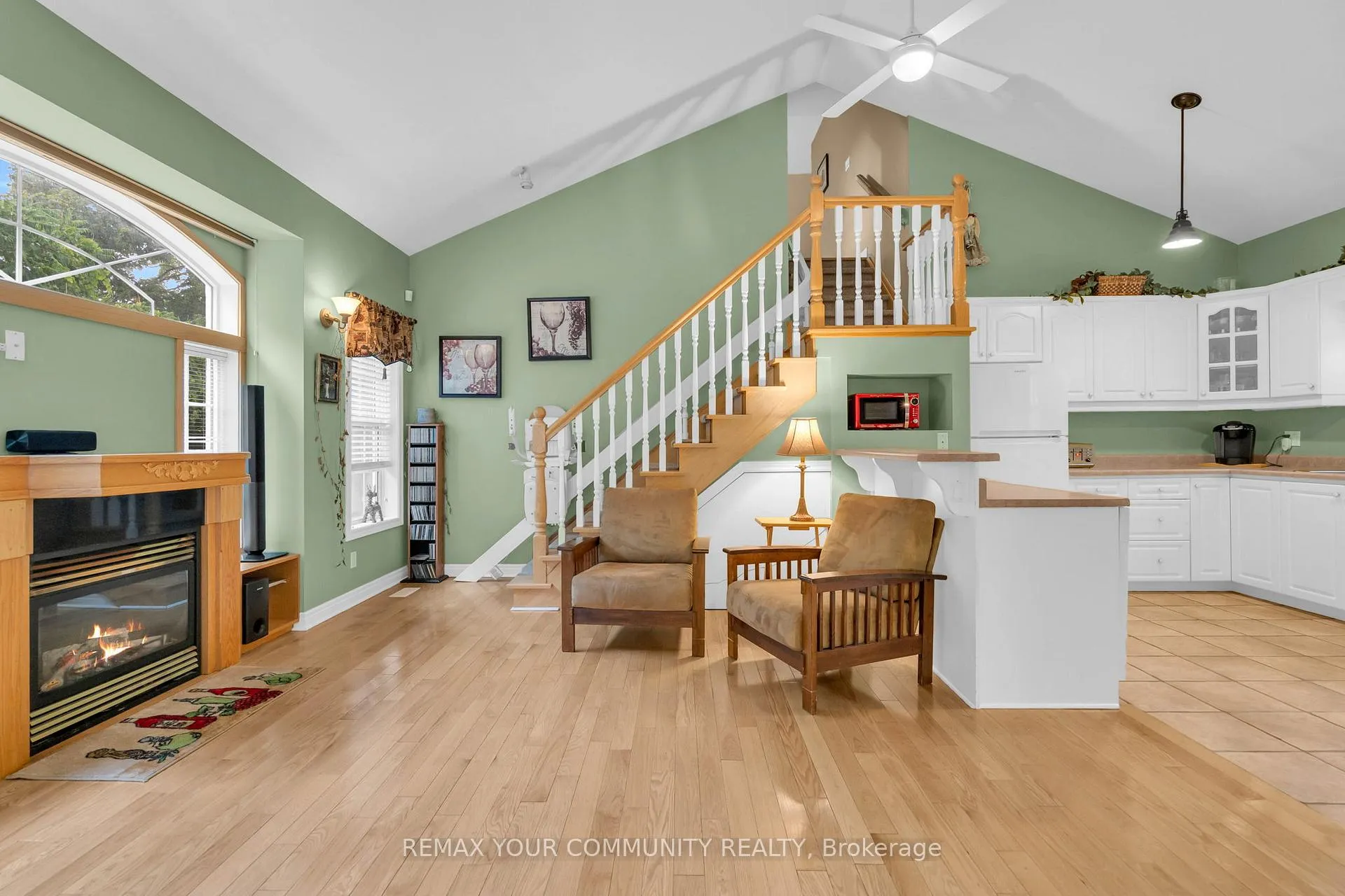 Photo 42 of 515 Lake Drive E, Georgina, Historic Lakeshore Communities — HOMEH