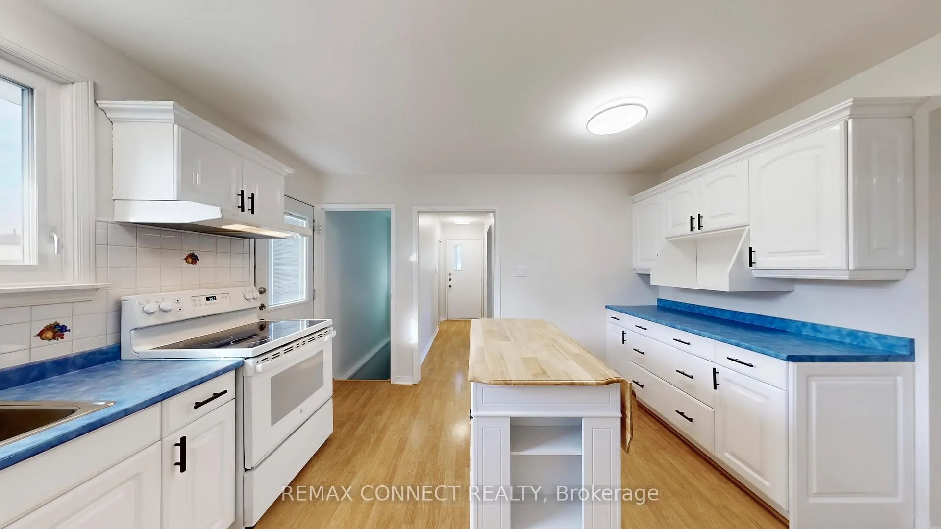 Photo 12 of 3 Rosewell Street, Hamilton, Randall — HOMEH