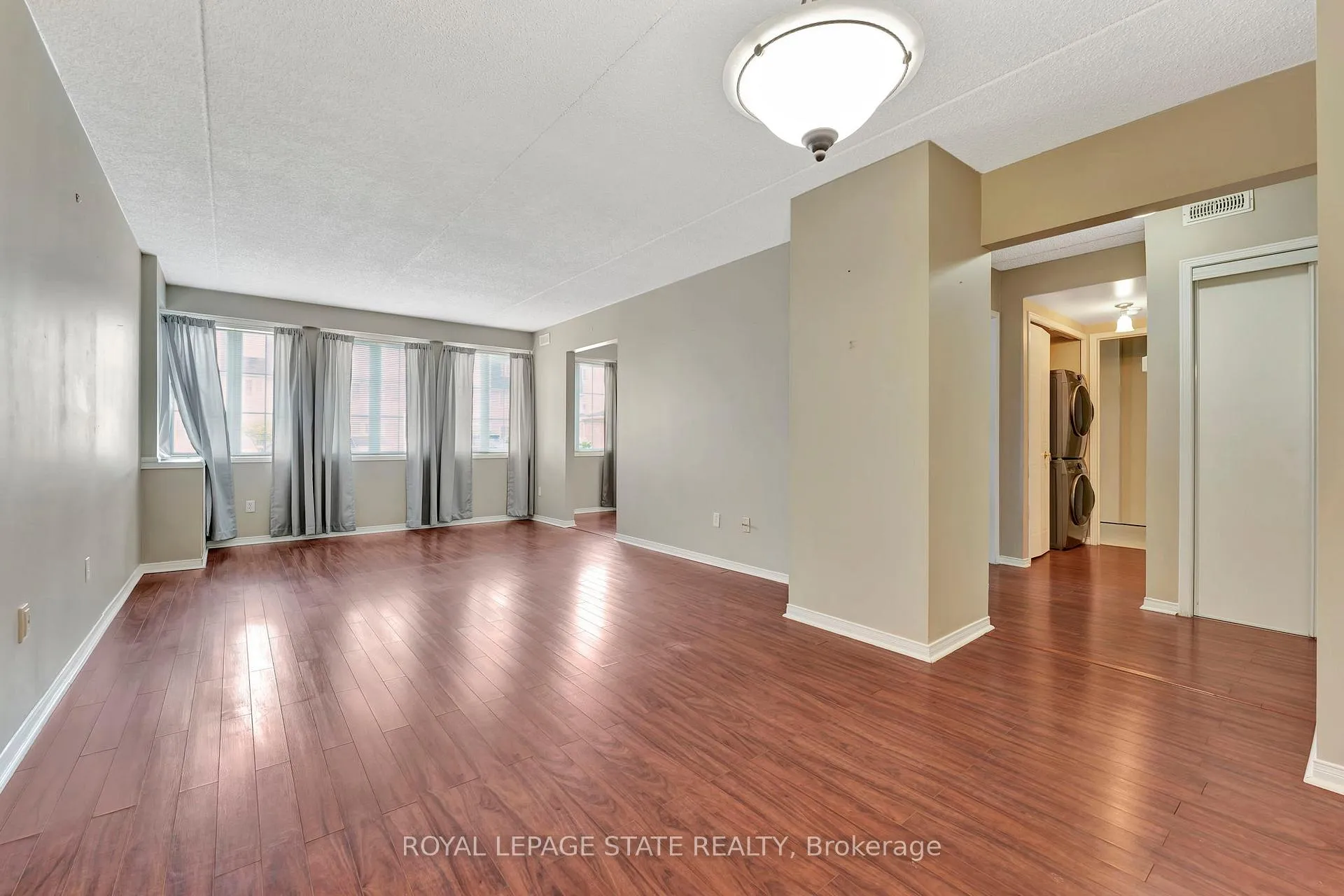 Photo 11 of Unit 101, 500 Silverbirch Boulevard, Hamilton, Rural Glanbrook — HOMEH