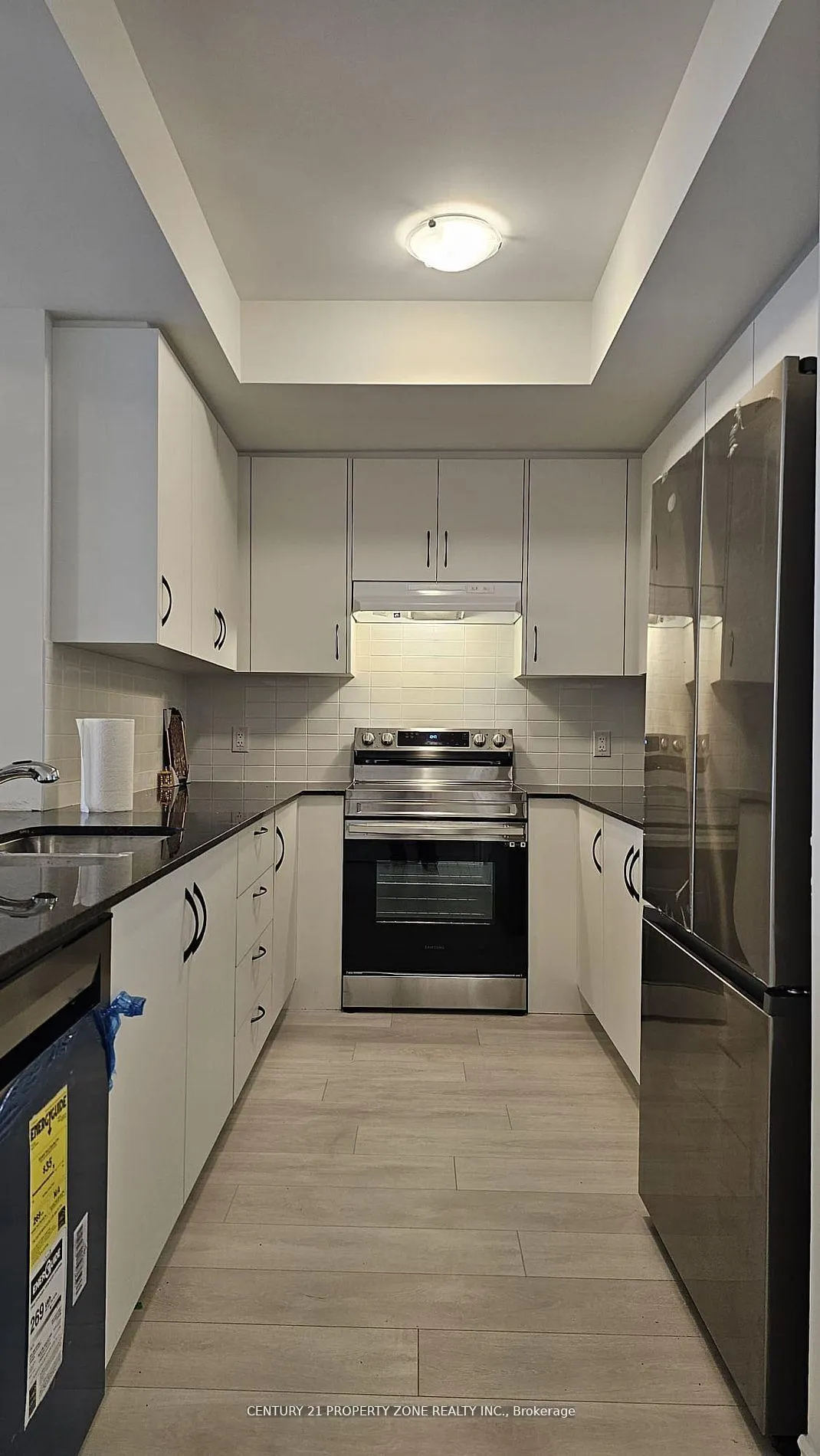 Photo 3 of Unit 81, 25 Knotsberry Circle, Brampton, Bram West — HOMEH