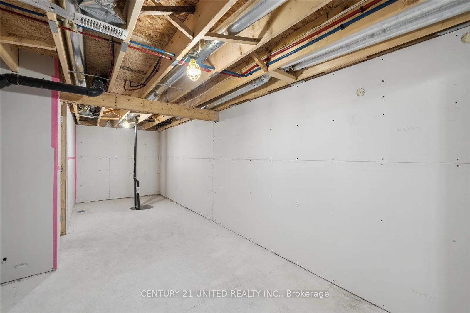 Photo 35 of Unit 512, 514 College Street, Peterborough, Town Ward 3 — HOMEH