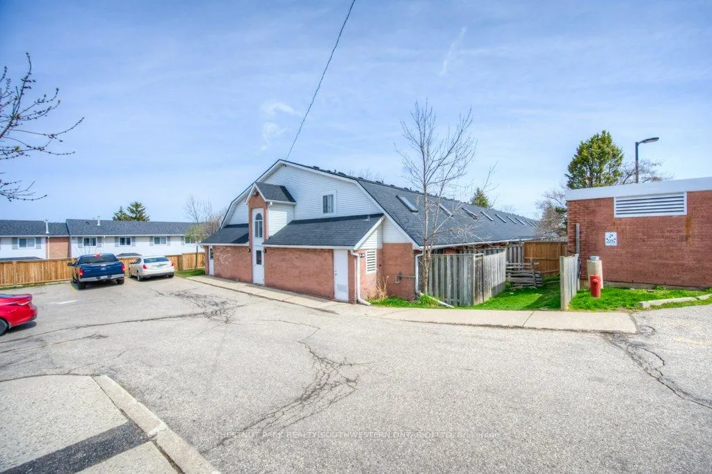 Photo 2 of Unit 35, 41 Valleyview Road, Kitchener — HOMEH