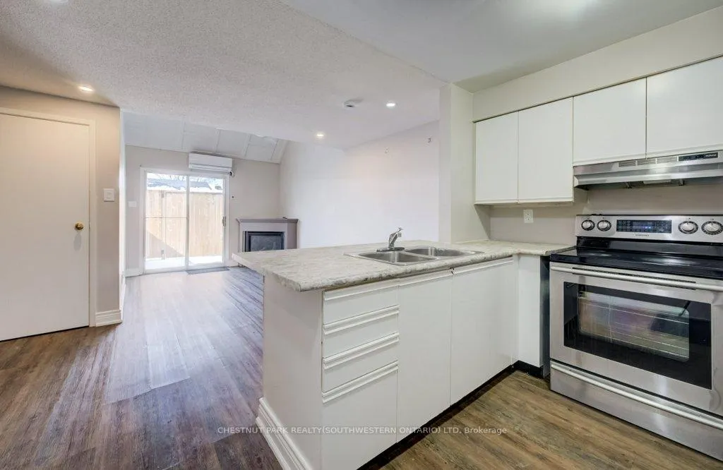 Photo 6 of Unit 35, 41 Valleyview Road, Kitchener — HOMEH
