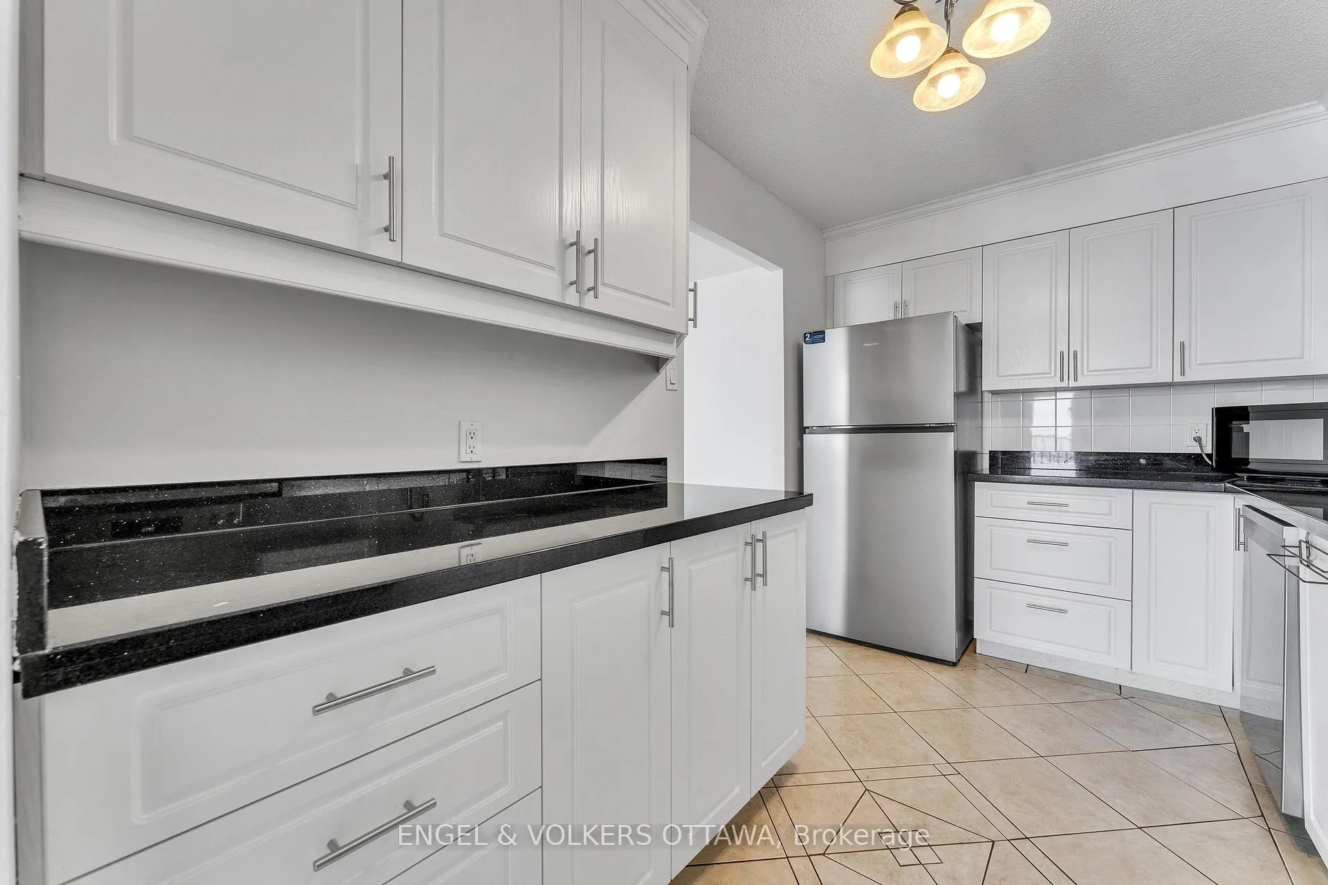 Photo 10 of Unit 2002, 665 Bathgate Drive, Ottawa, Carson Meadows — HOMEH