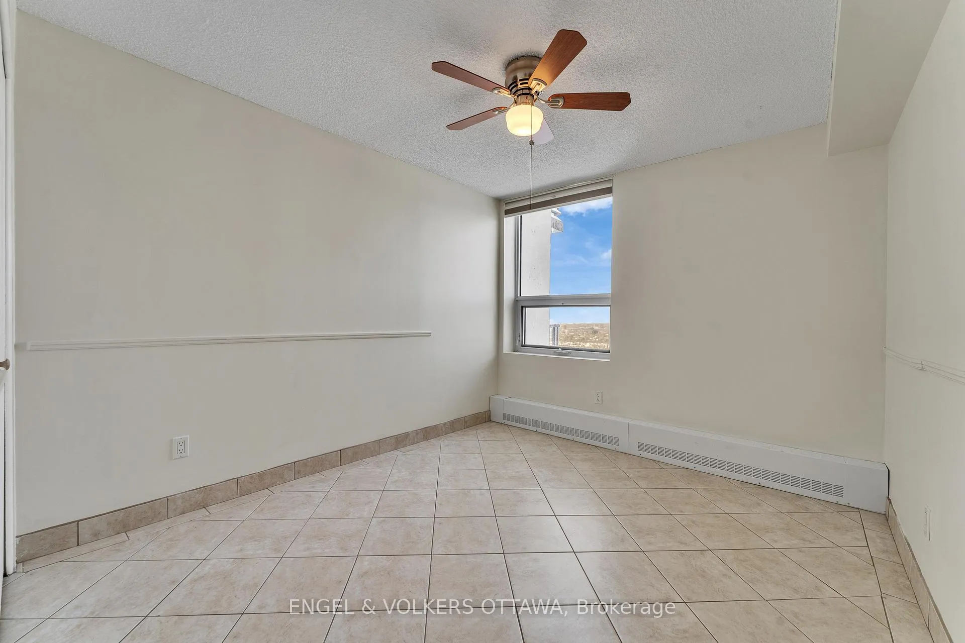 Photo 17 of Unit 2002, 665 Bathgate Drive, Ottawa, Carson Meadows — HOMEH