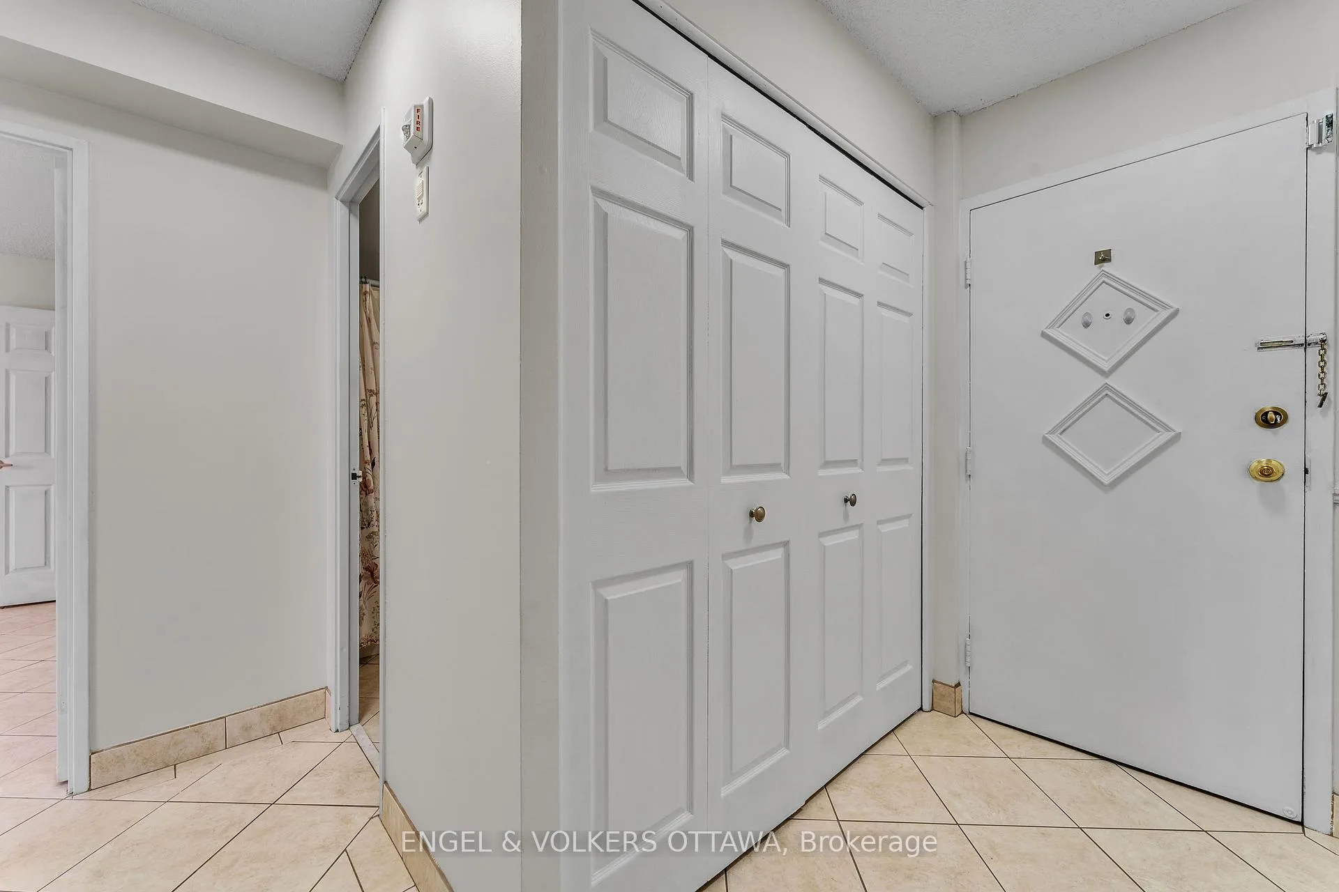 Photo 2 of Unit 2002, 665 Bathgate Drive, Ottawa, Carson Meadows — HOMEH