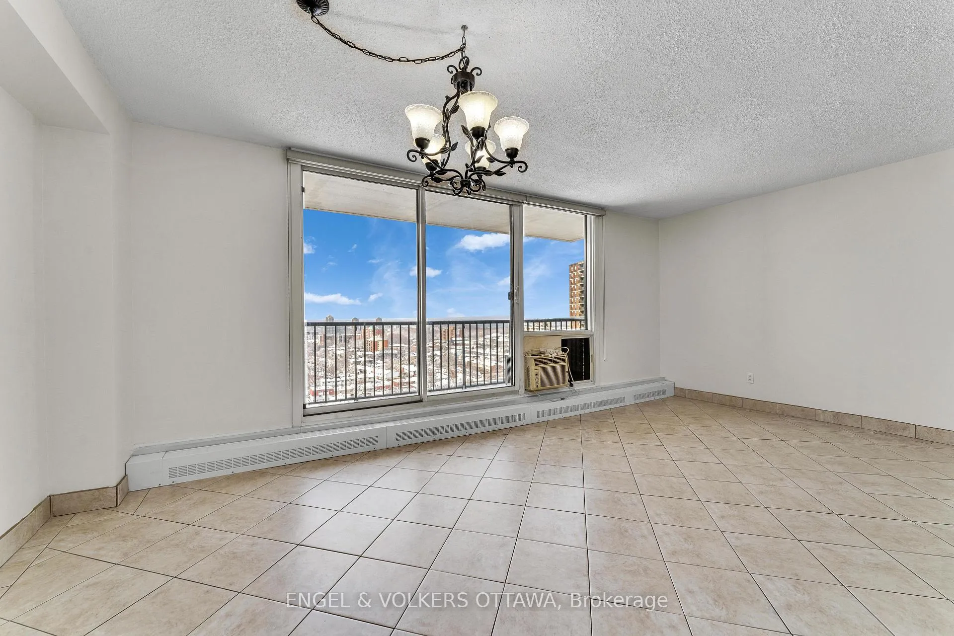 Photo 6 of Unit 2002, 665 Bathgate Drive, Ottawa, Carson Meadows — HOMEH