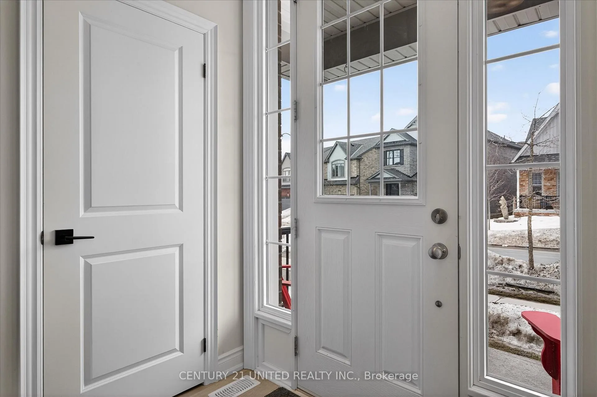 Photo 10 of 528 Macintosh Grove, Peterborough, Northcrest Ward 5 — HOMEH