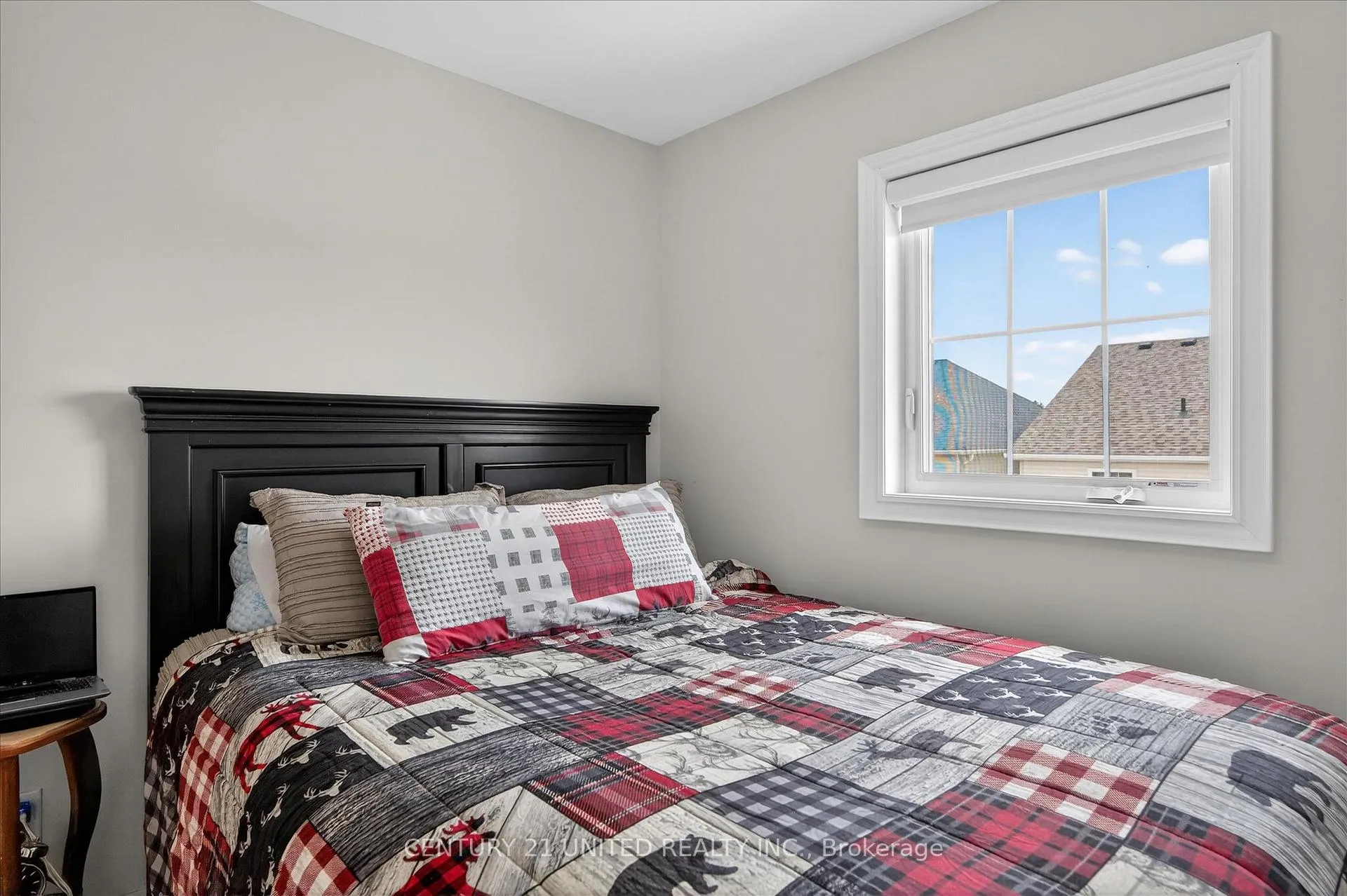 Photo 29 of 528 Macintosh Grove, Peterborough, Northcrest Ward 5 — HOMEH