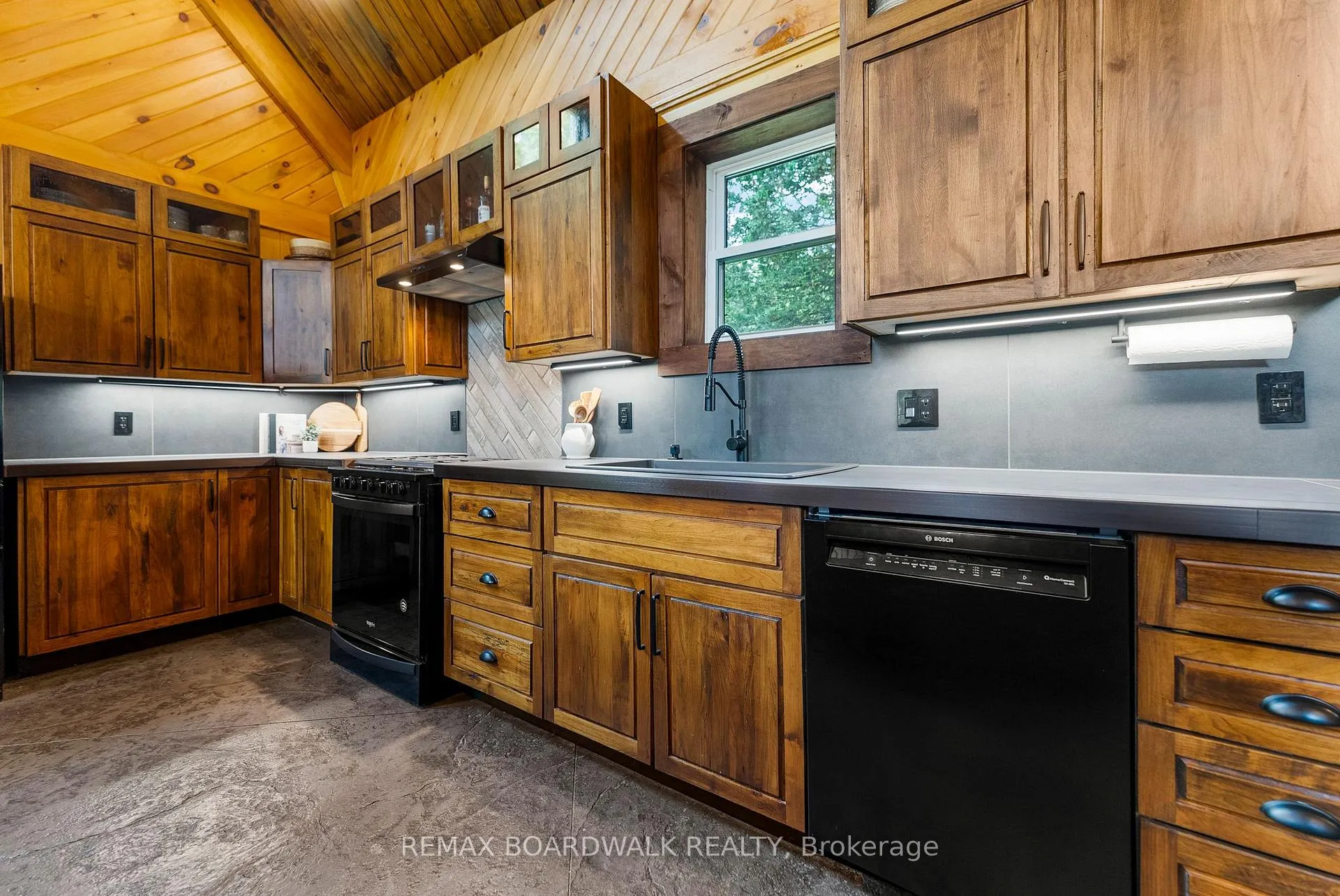 Photo 13 of 521 Concession Road 1A, Lanark Highlands, Lanark Highlands (Lanark) Twp — HOMEH