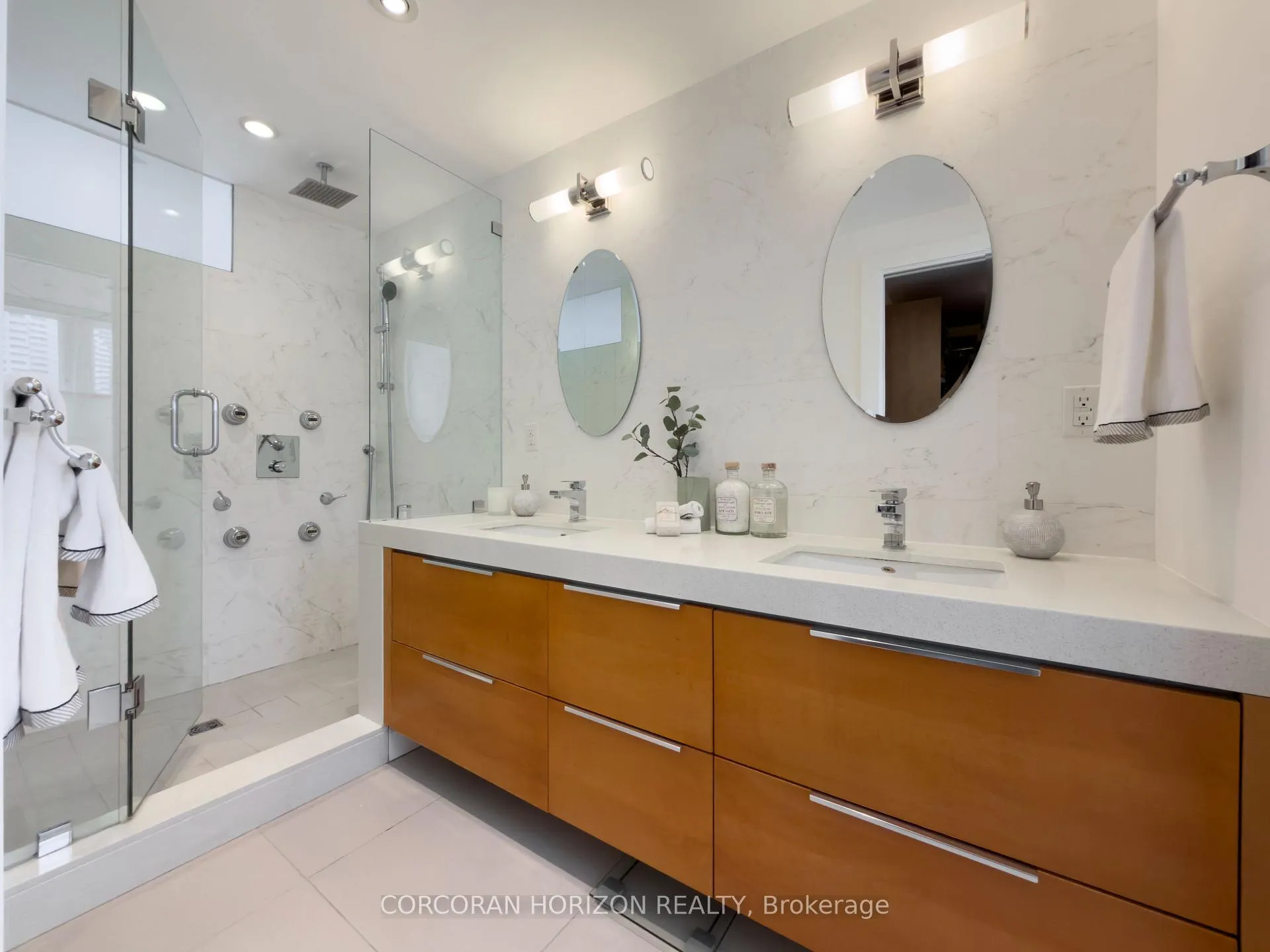 Photo 24 of 103 Manor Road E, Toronto, Mount Pleasant West — HOMEH