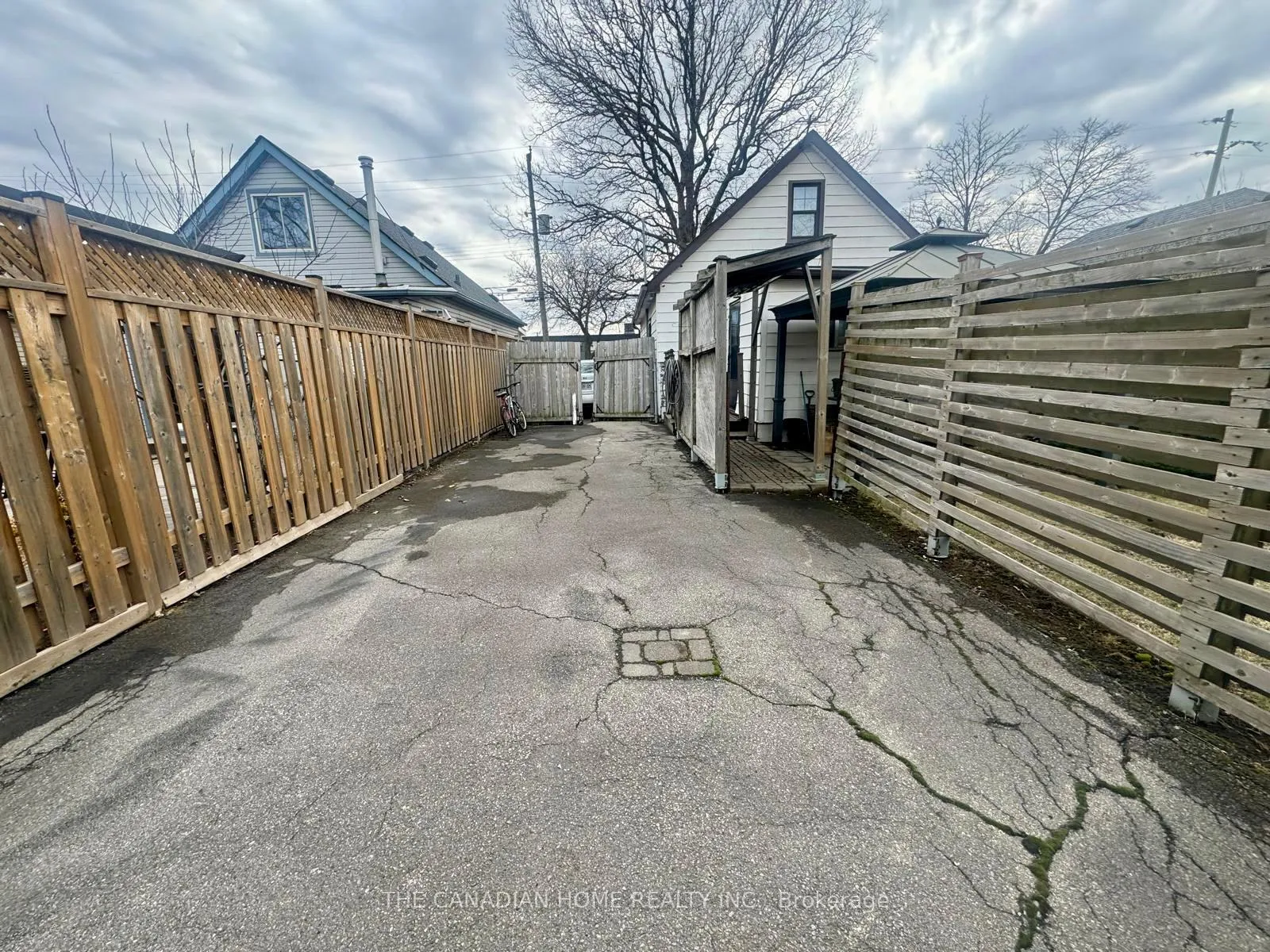 Photo 3 of 611 Rennie Street, Hamilton, Parkview — HOMEH