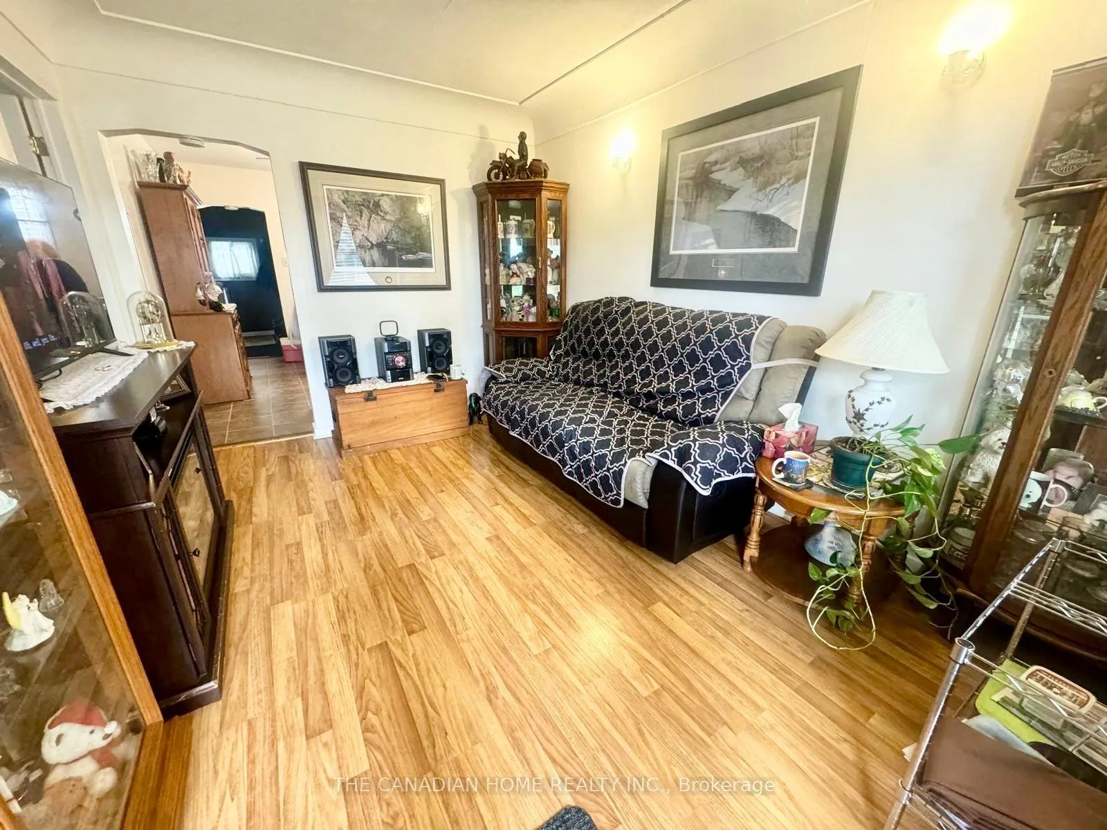 Photo 5 of 611 Rennie Street, Hamilton, Parkview — HOMEH