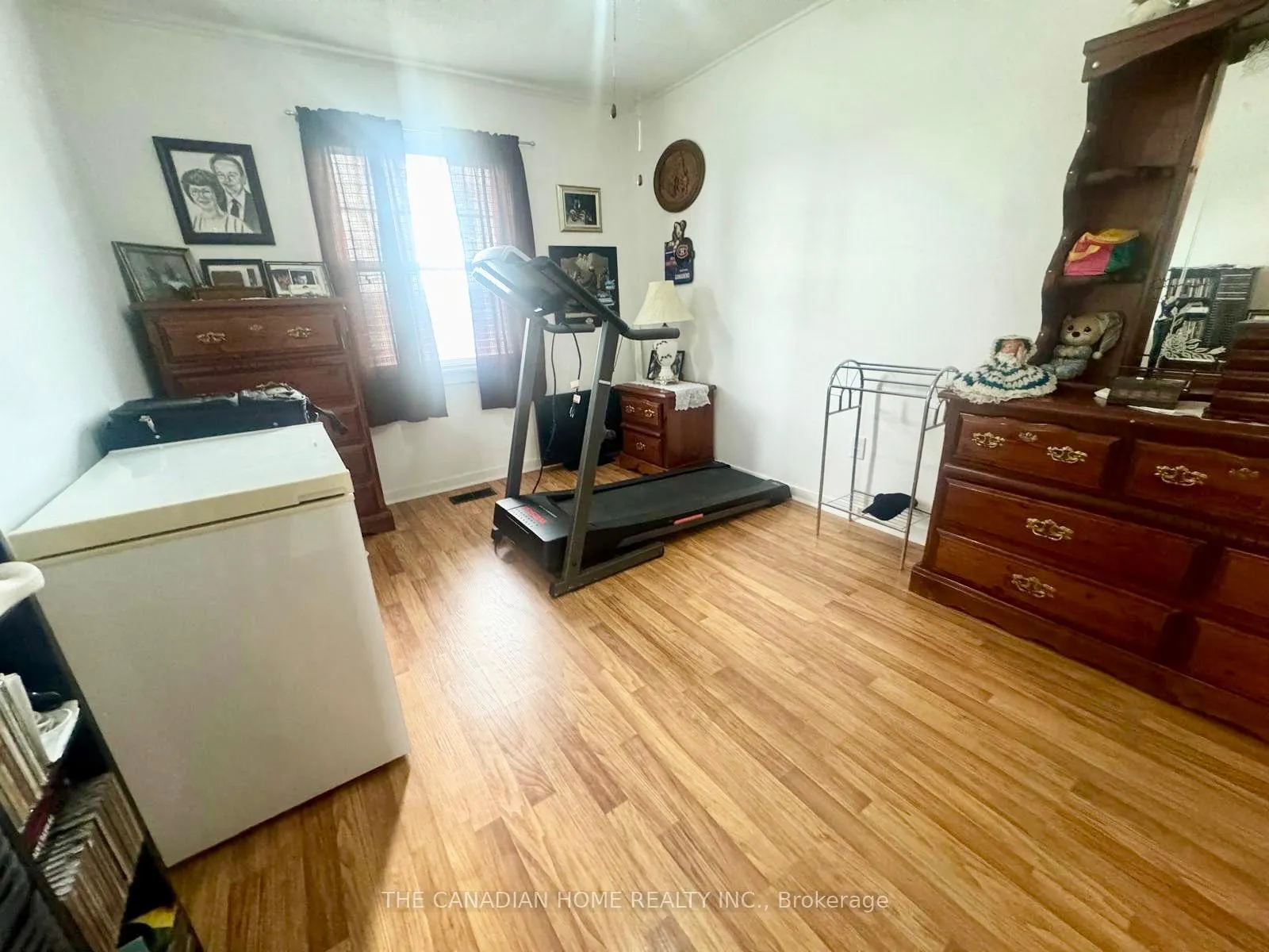 Photo 6 of 611 Rennie Street, Hamilton, Parkview — HOMEH