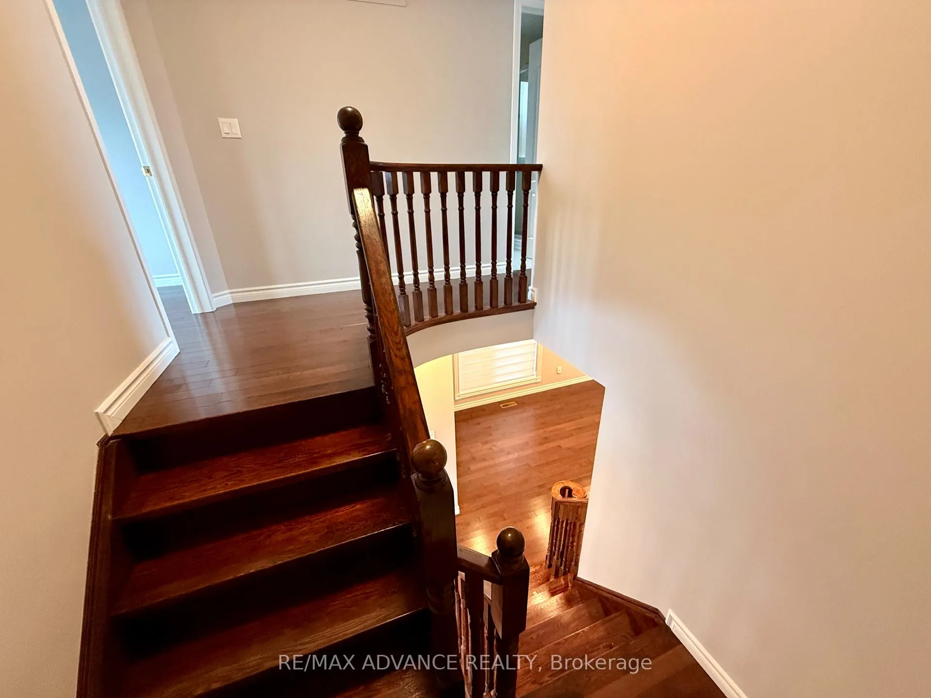 Photo 17 of 69 Aries Crescent, Markham, Berczy — HOMEH