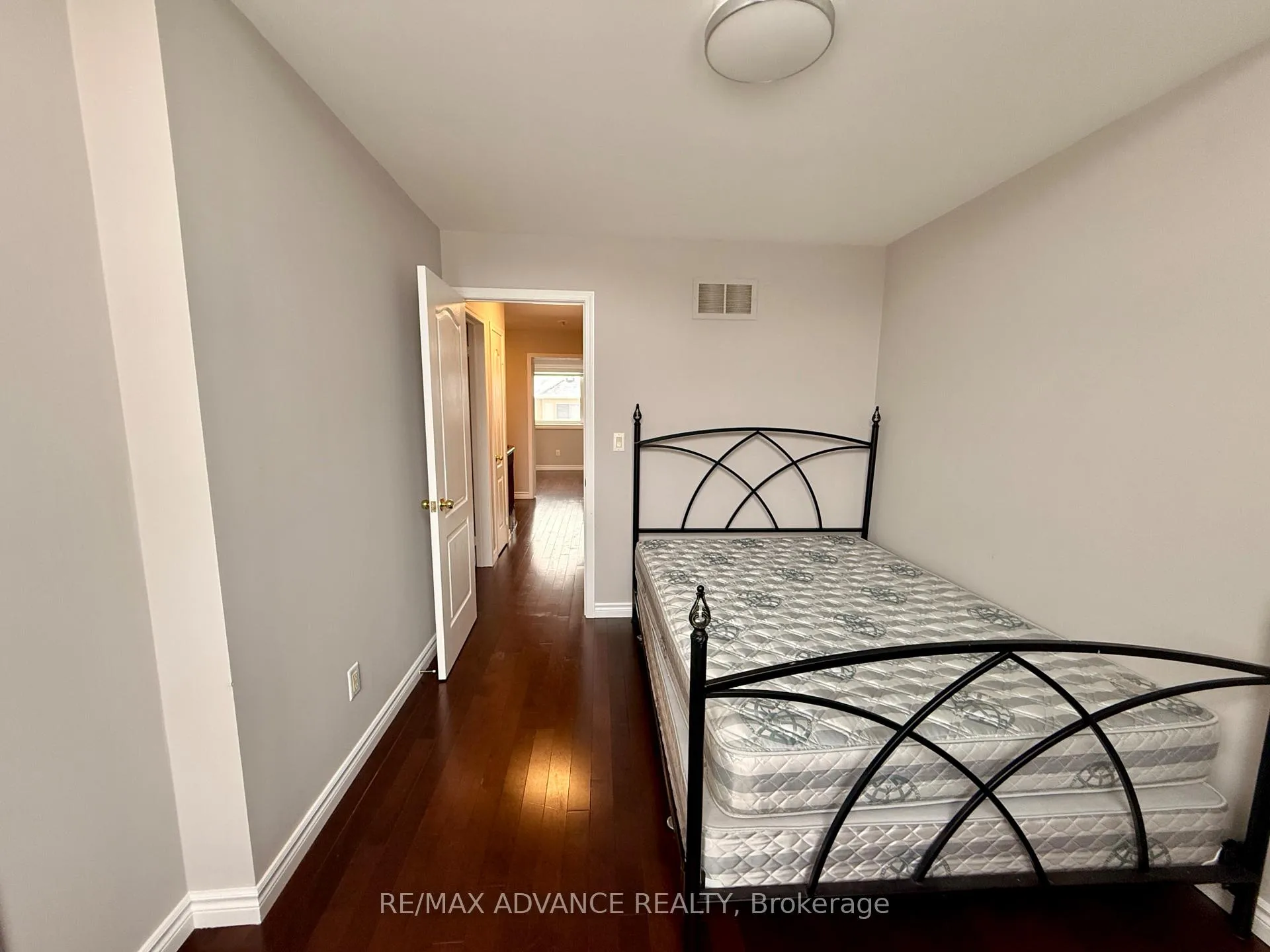 Photo 24 of 69 Aries Crescent, Markham, Berczy — HOMEH