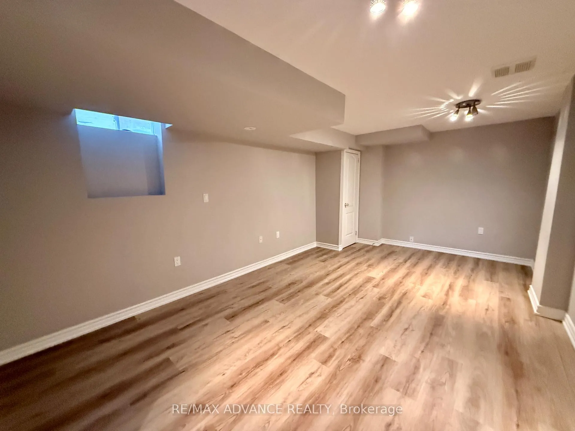 Photo 29 of 69 Aries Crescent, Markham, Berczy — HOMEH