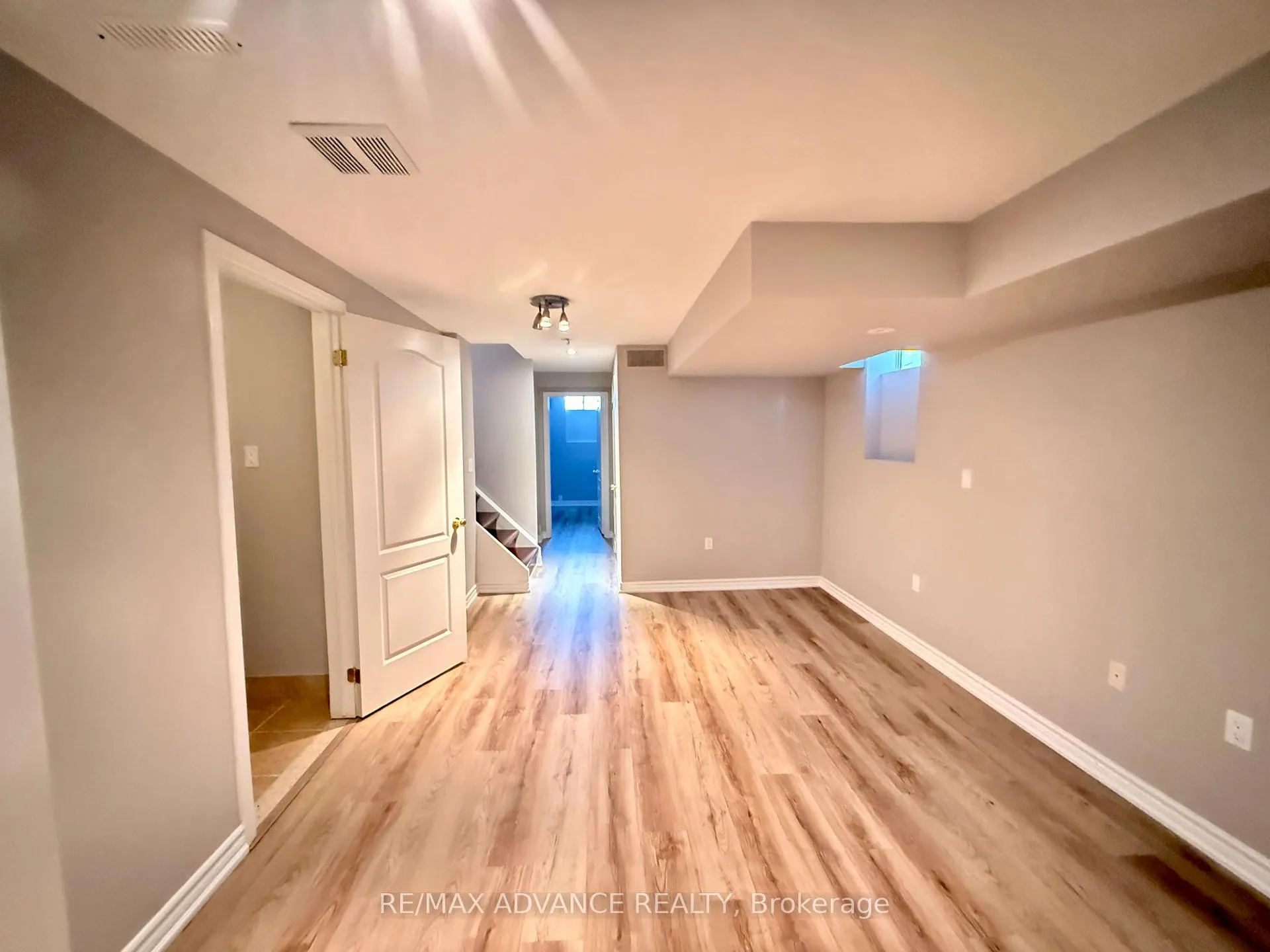 Photo 31 of 69 Aries Crescent, Markham, Berczy — HOMEH