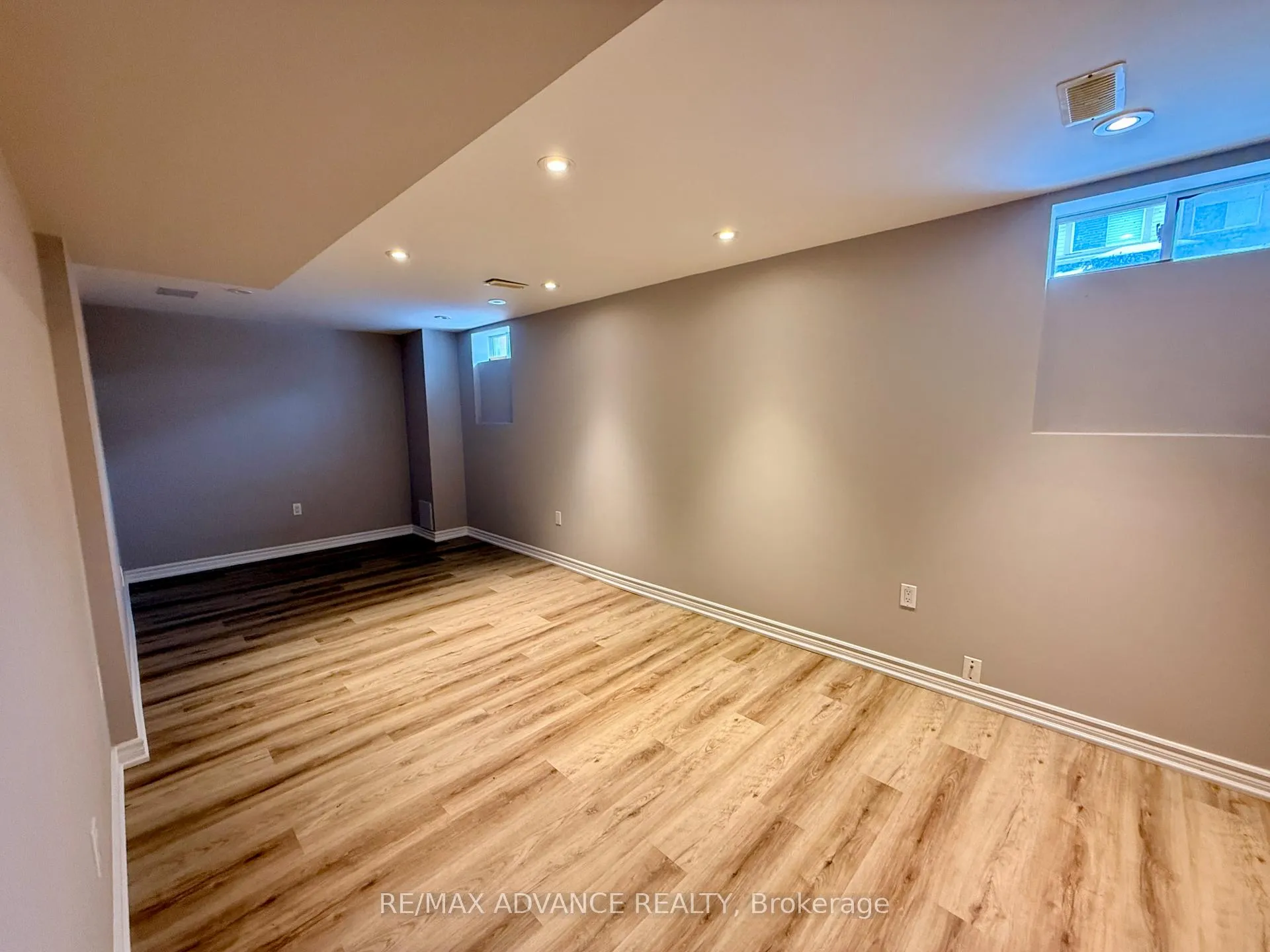 Photo 32 of 69 Aries Crescent, Markham, Berczy — HOMEH