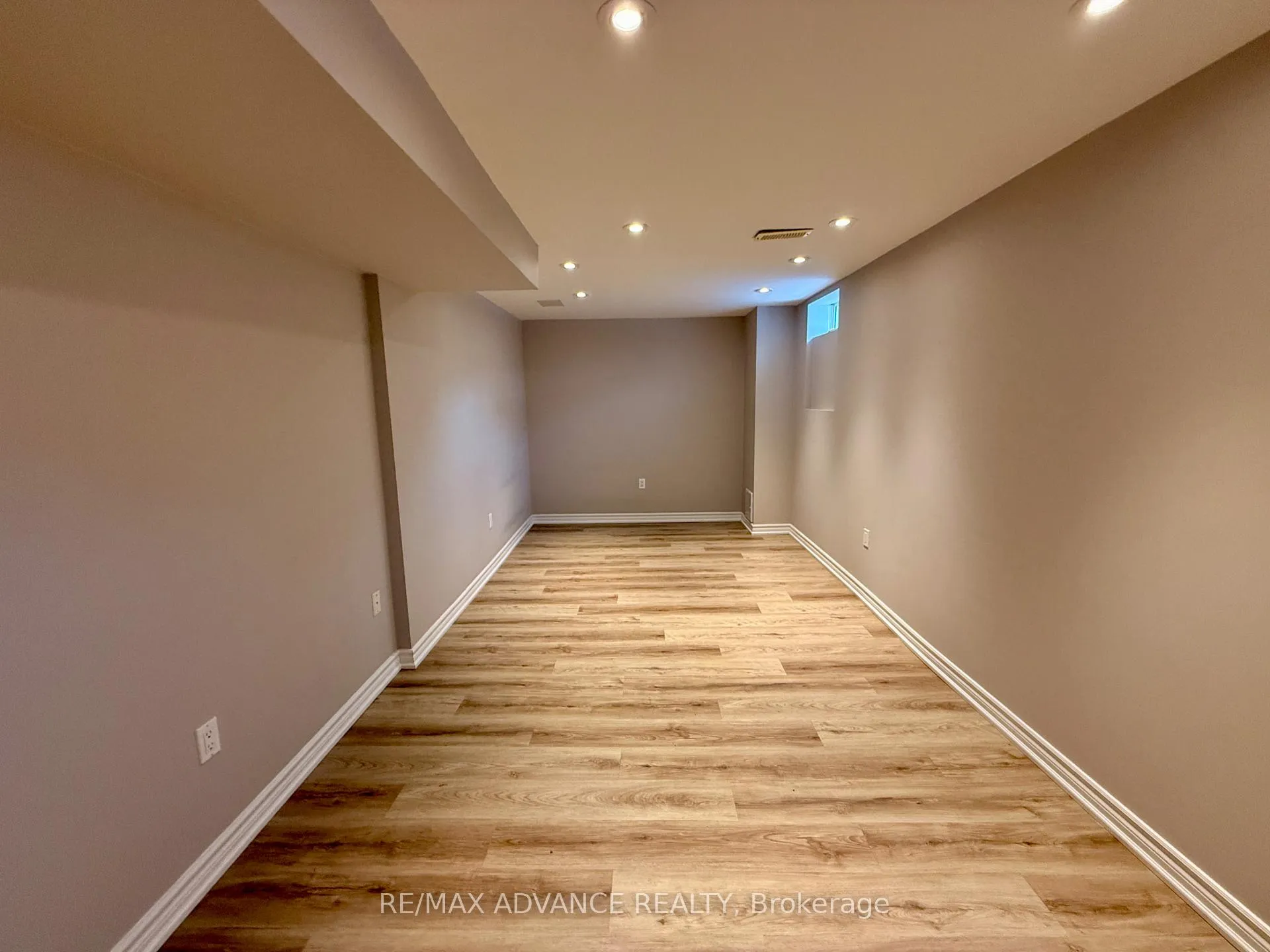 Photo 34 of 69 Aries Crescent, Markham, Berczy — HOMEH
