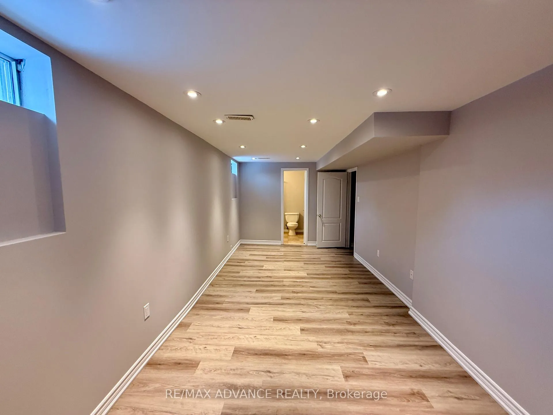 Photo 35 of 69 Aries Crescent, Markham, Berczy — HOMEH