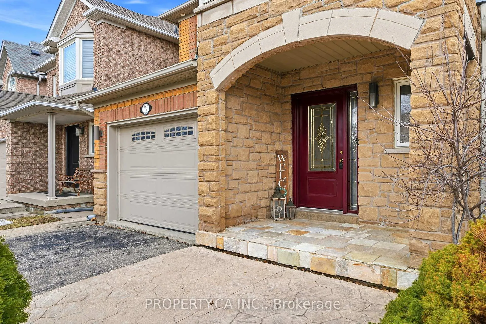 Photo 4 of 72 Beaverbrook Crescent, Vaughan, Rural Vaughan — HOMEH