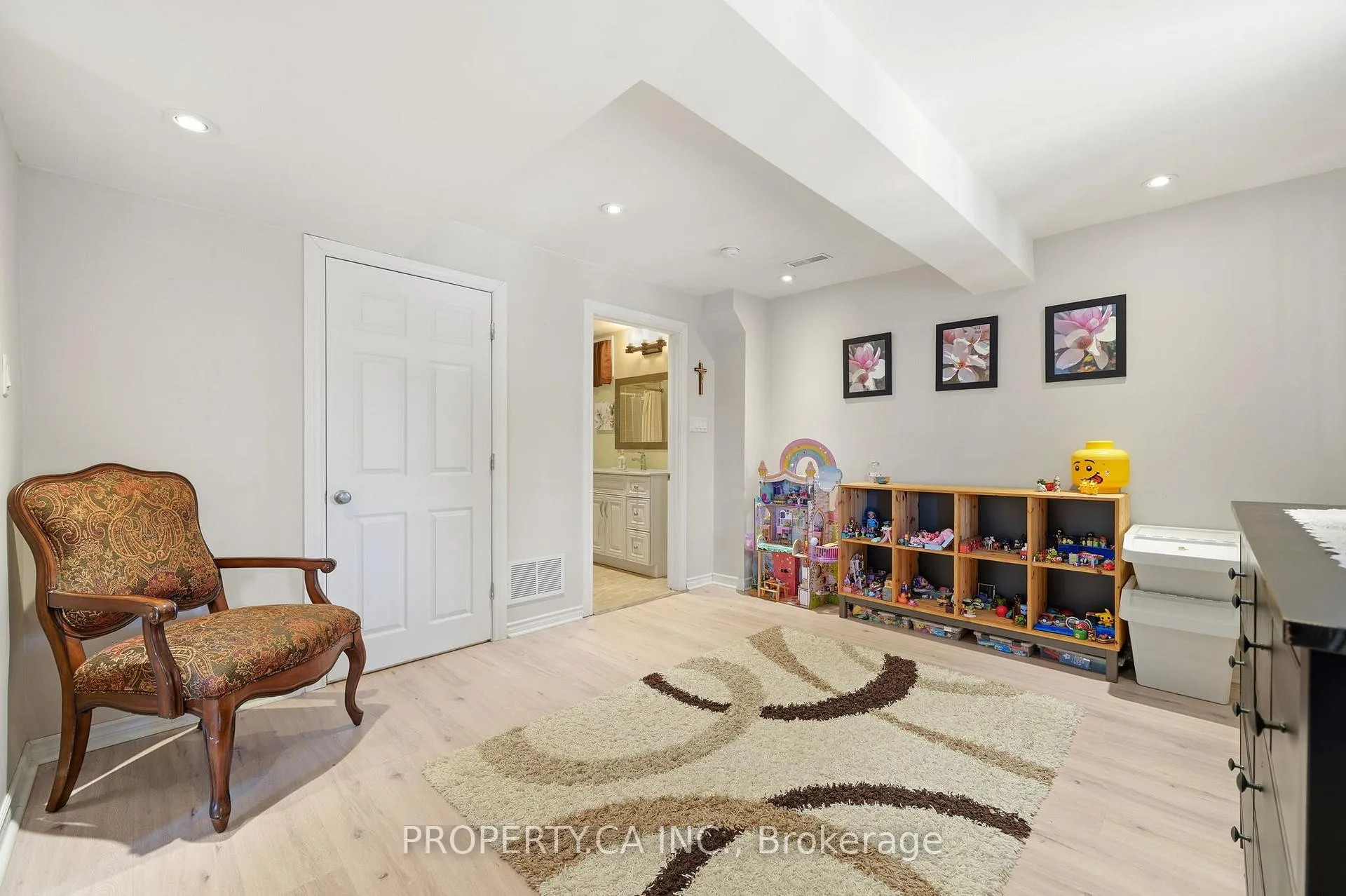 Photo 30 of 72 Beaverbrook Crescent, Vaughan, Rural Vaughan — HOMEH