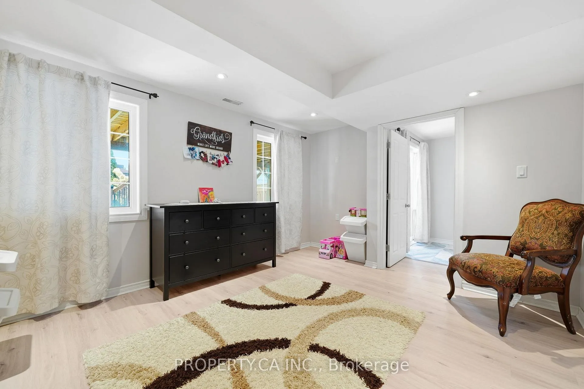 Photo 31 of 72 Beaverbrook Crescent, Vaughan, Rural Vaughan — HOMEH