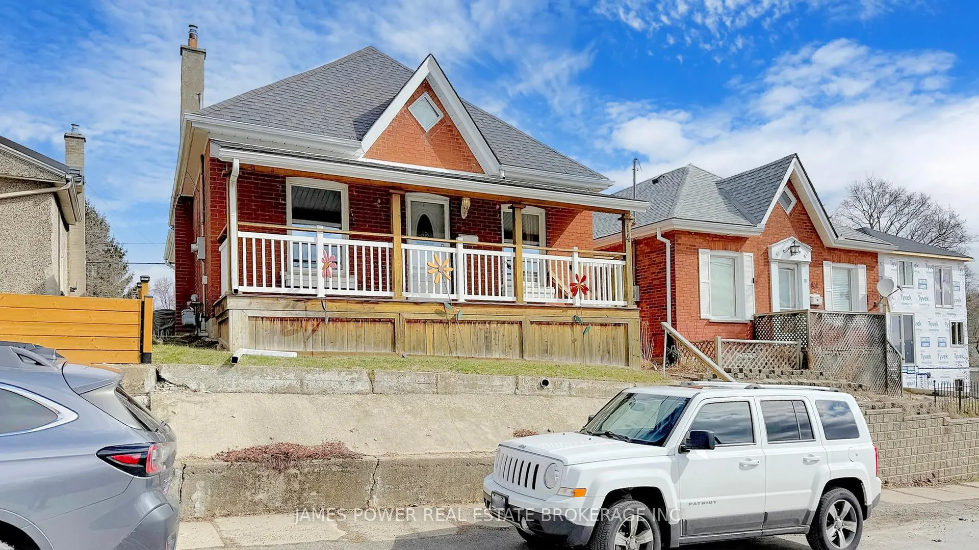 Front of 14 Grandview Street