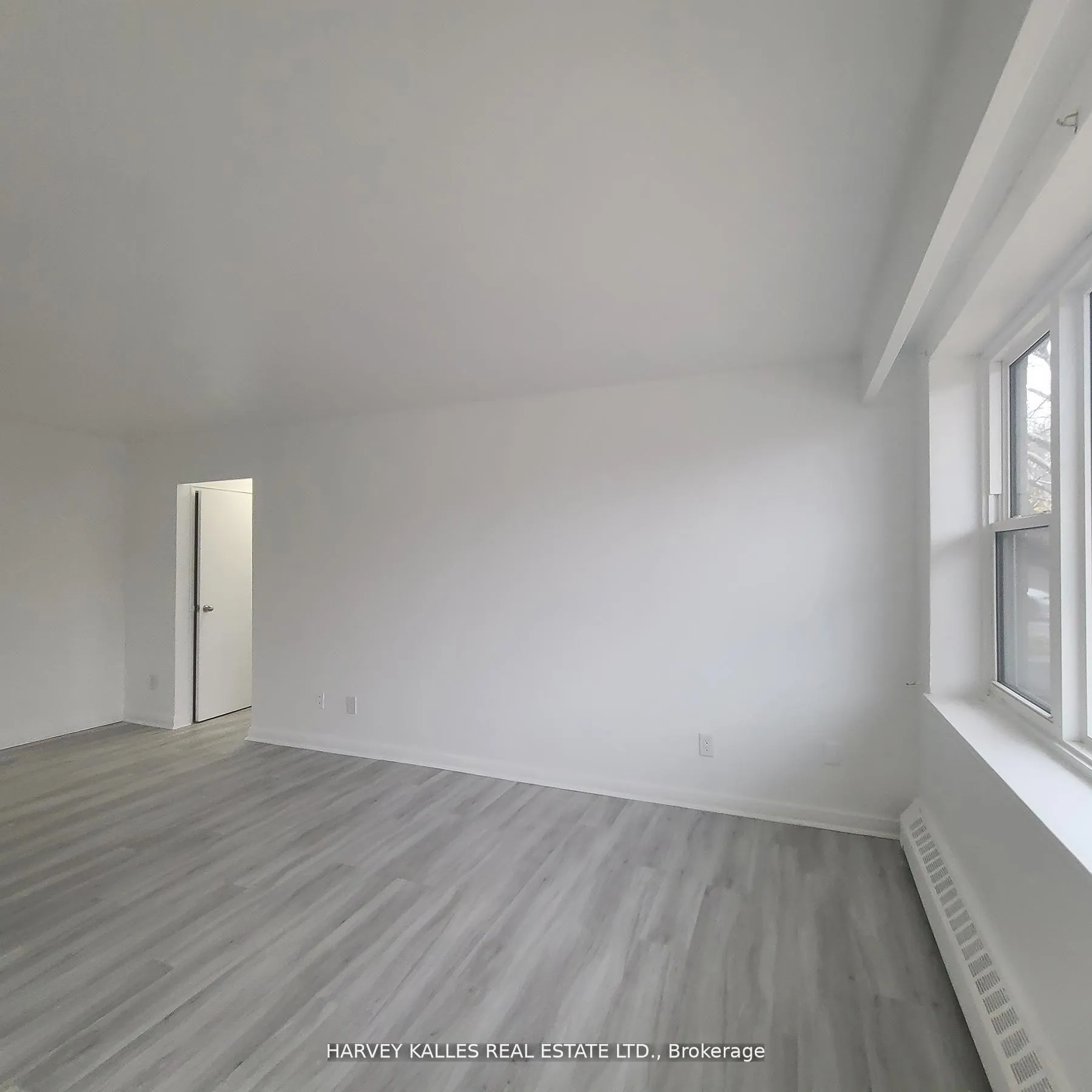 Photo 3 of Unit 2, 125 Shelborne Avenue, Toronto, Englemount-Lawrence — HOMEH