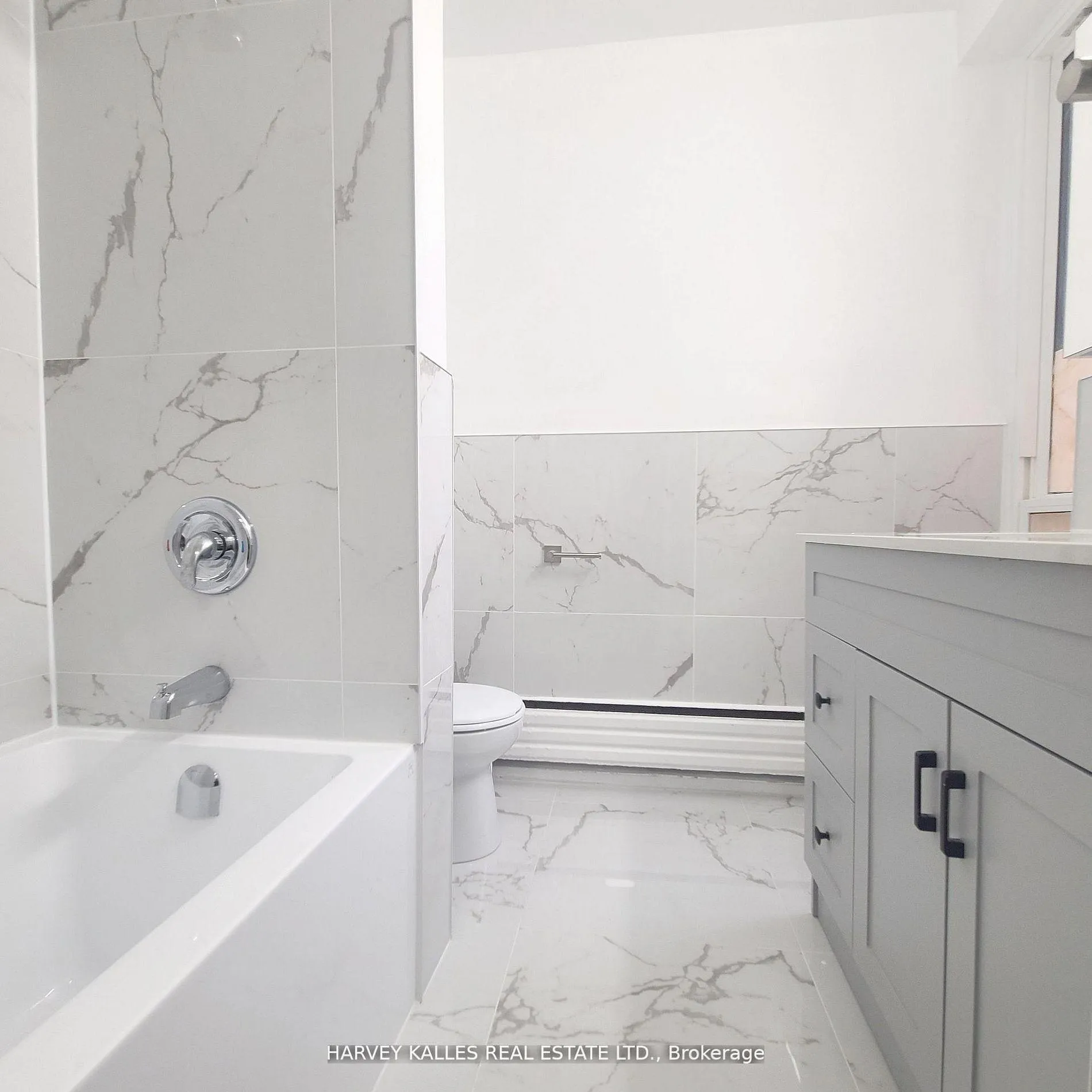 Photo 7 of Unit 2, 125 Shelborne Avenue, Toronto, Englemount-Lawrence — HOMEH